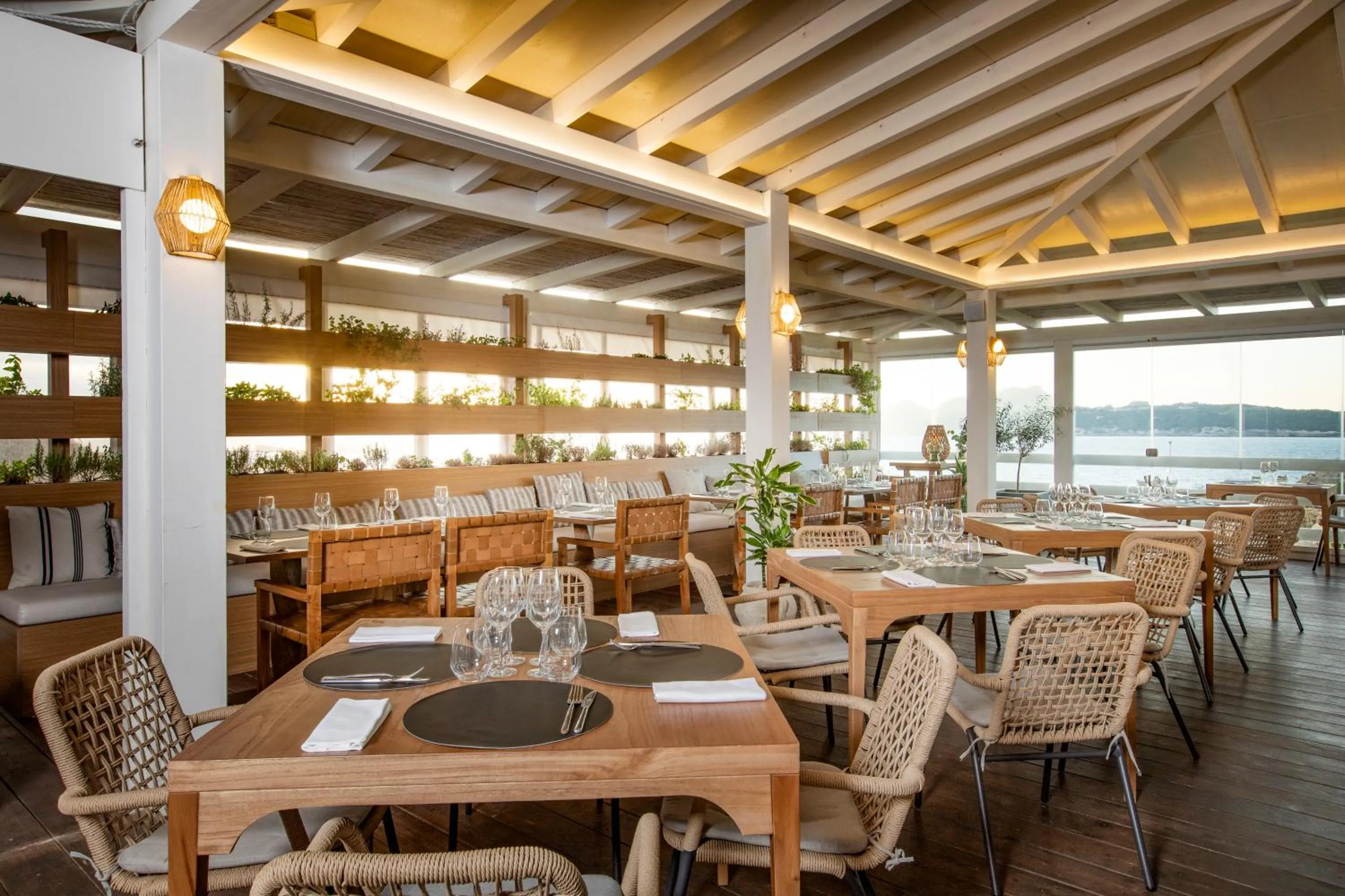Restaurant/places to eat in Mangia's Santa Teresa Sardinia, Curio Collection by Hilton