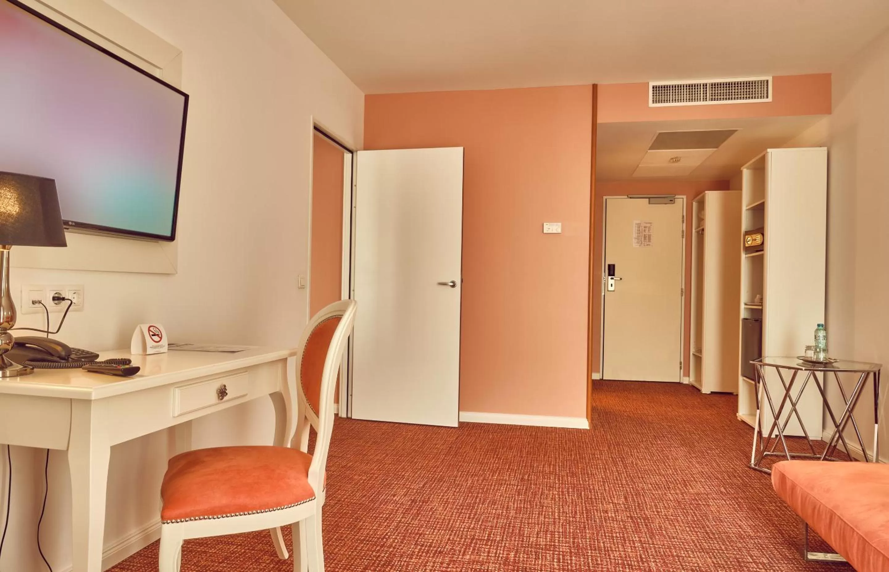 Living room in Continental Forum Bucuresti Palatul Parlamentului