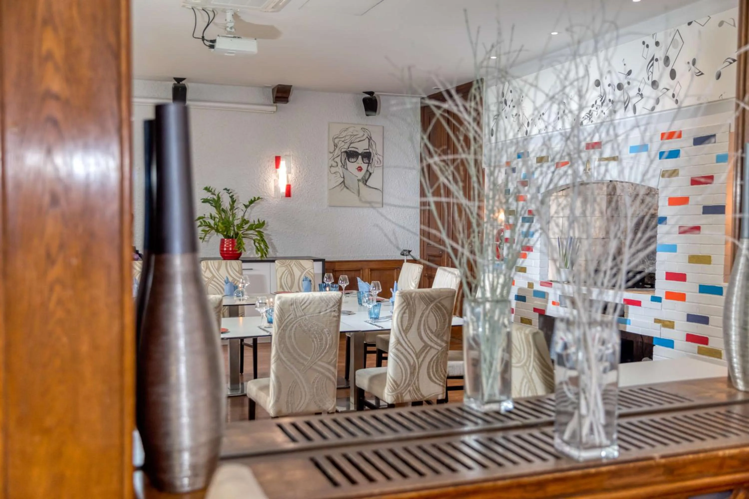 Restaurant/places to eat in La Commanderie de Champarey