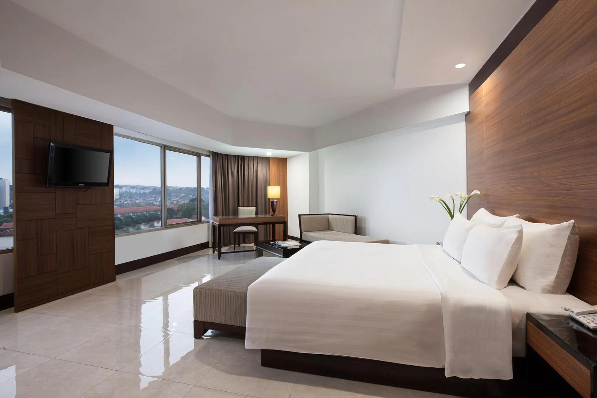 Bedroom, Bed in Hotel Santika Premiere Semarang