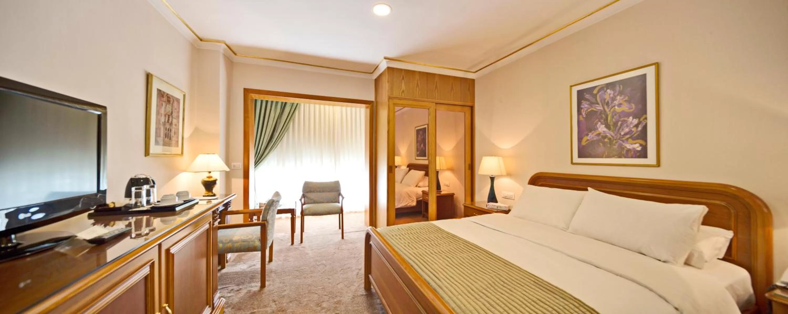 Bedroom, Bed in Amman International Hotel