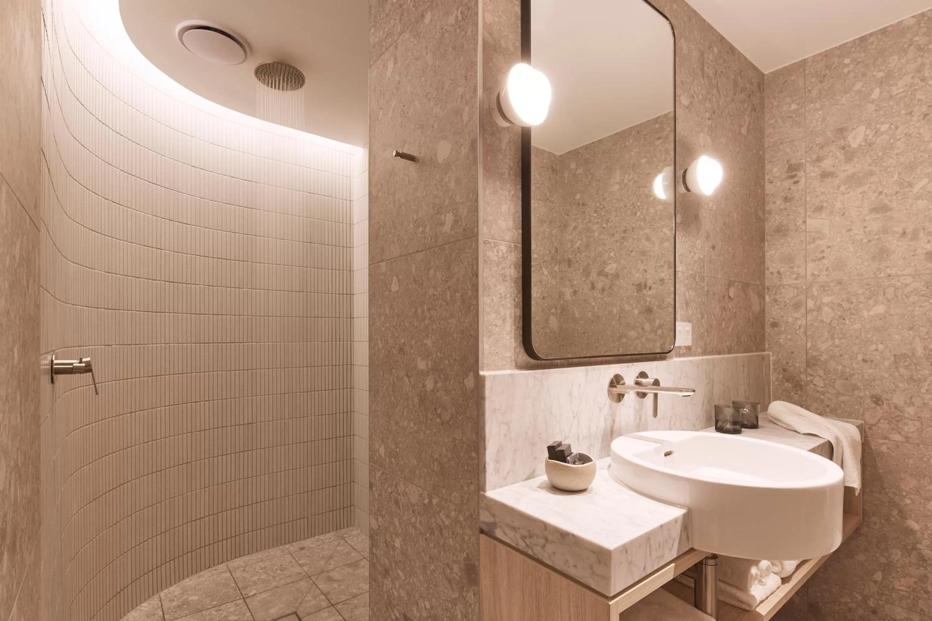 Shower in Rydges Melbourne