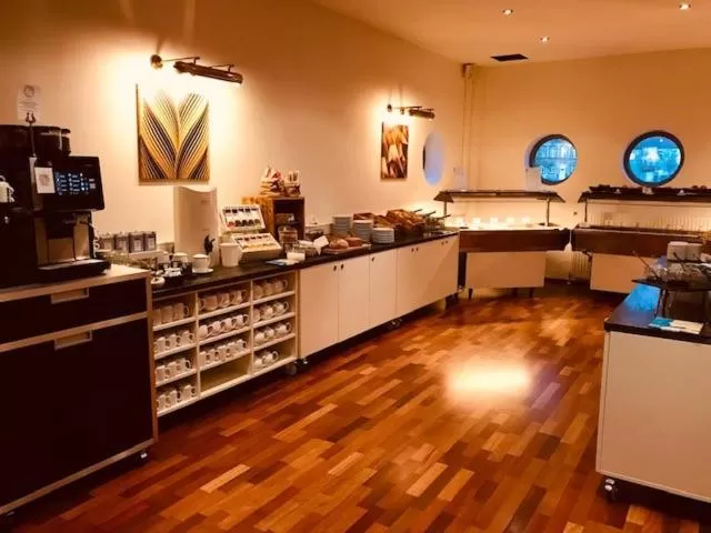 Breakfast, Restaurant/Places to Eat in Hotel Stadthafen Stade