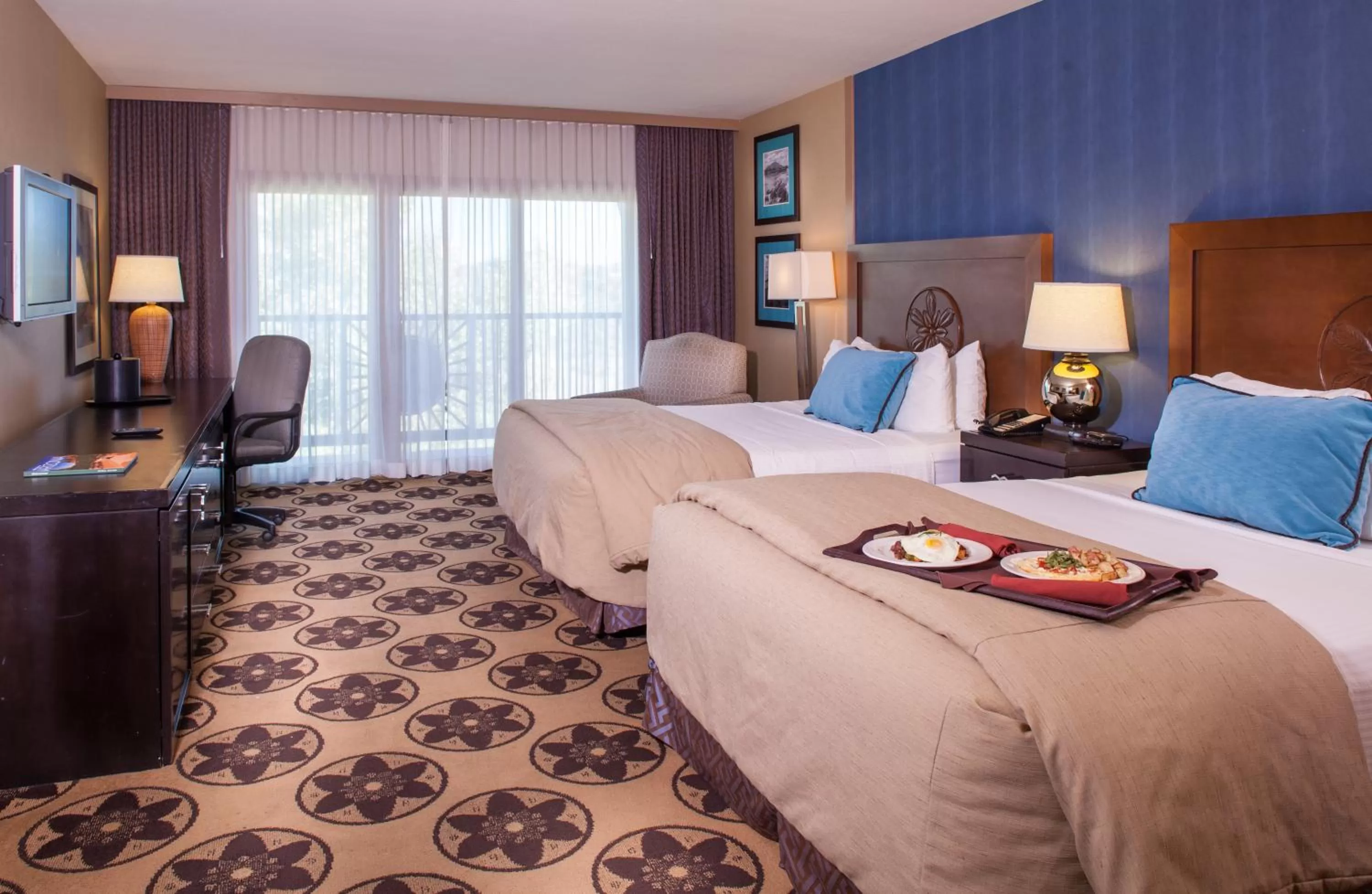 Photo of the whole room, Bed in Prescott Resort & Conference Center