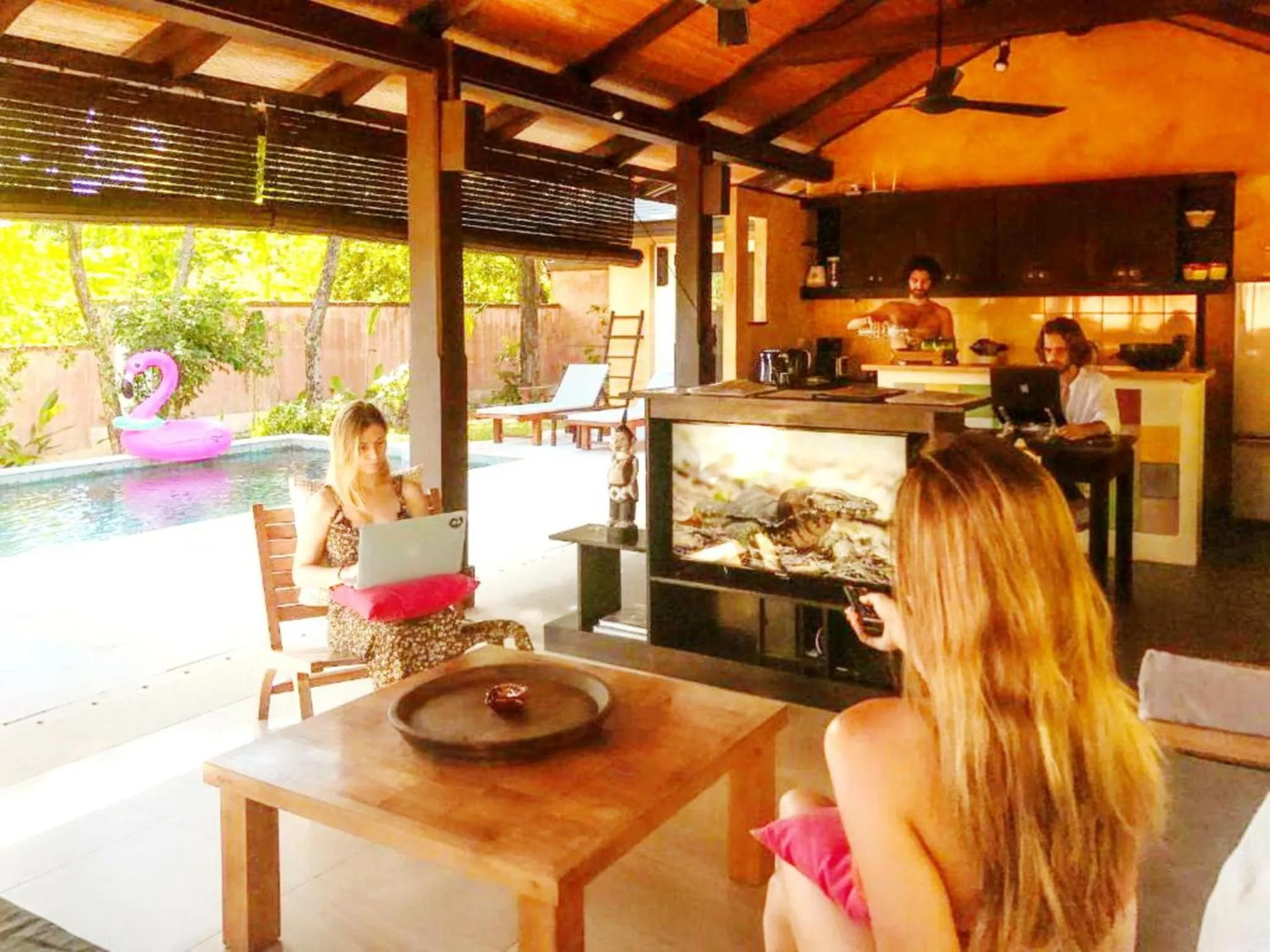 Restaurant/places to eat in Alanta Pool Villa