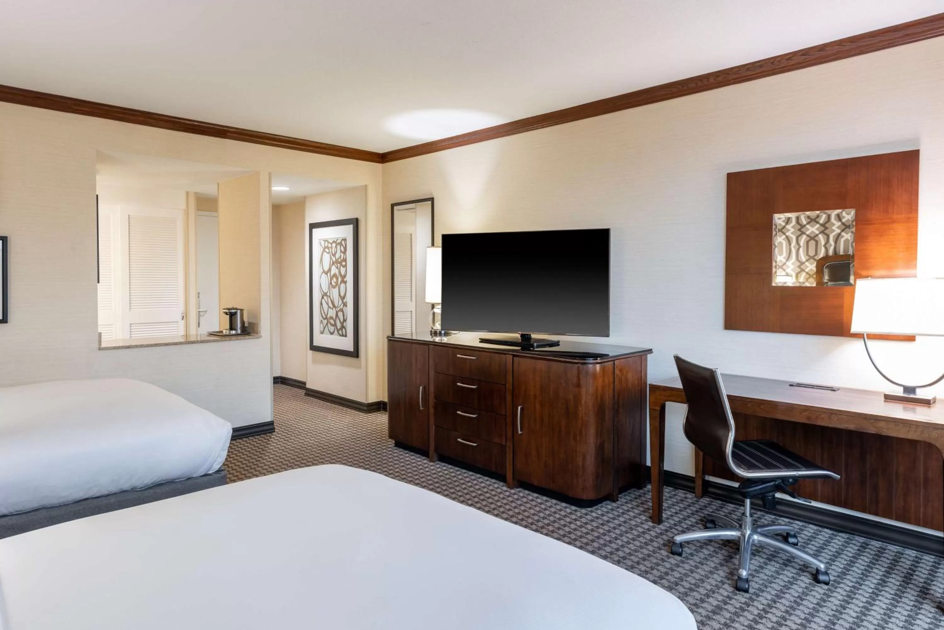 Bedroom, Bed in Hilton Alexandria Mark Center