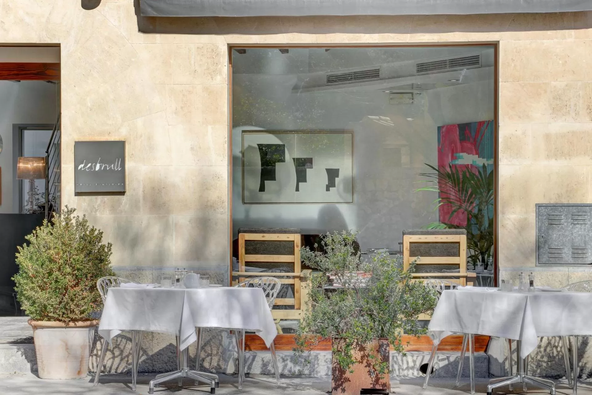 Facade/entrance in Desbrull