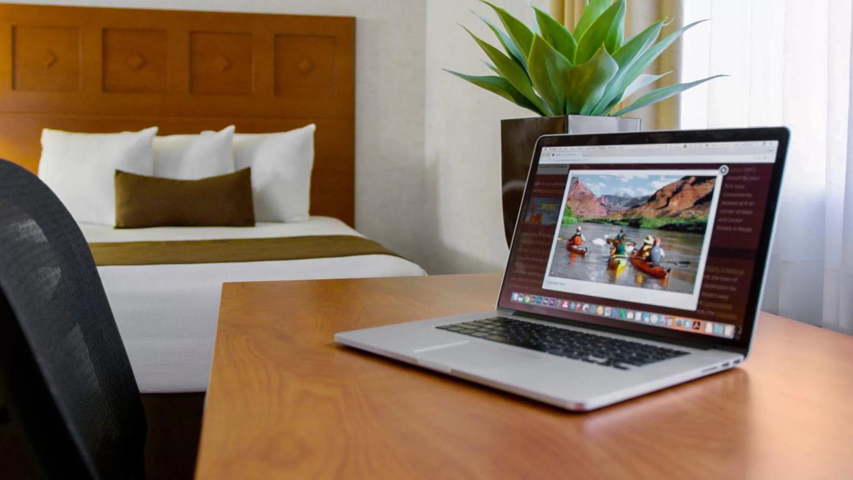 Other, Bed in Moab Valley Inn