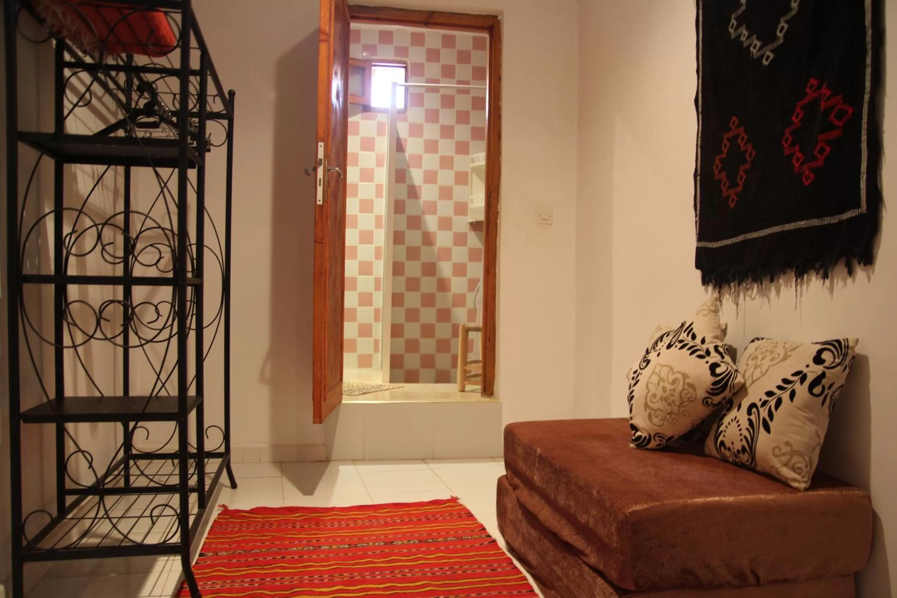 Bathroom, Seating Area in Maison d'hôtes Dar El Nath