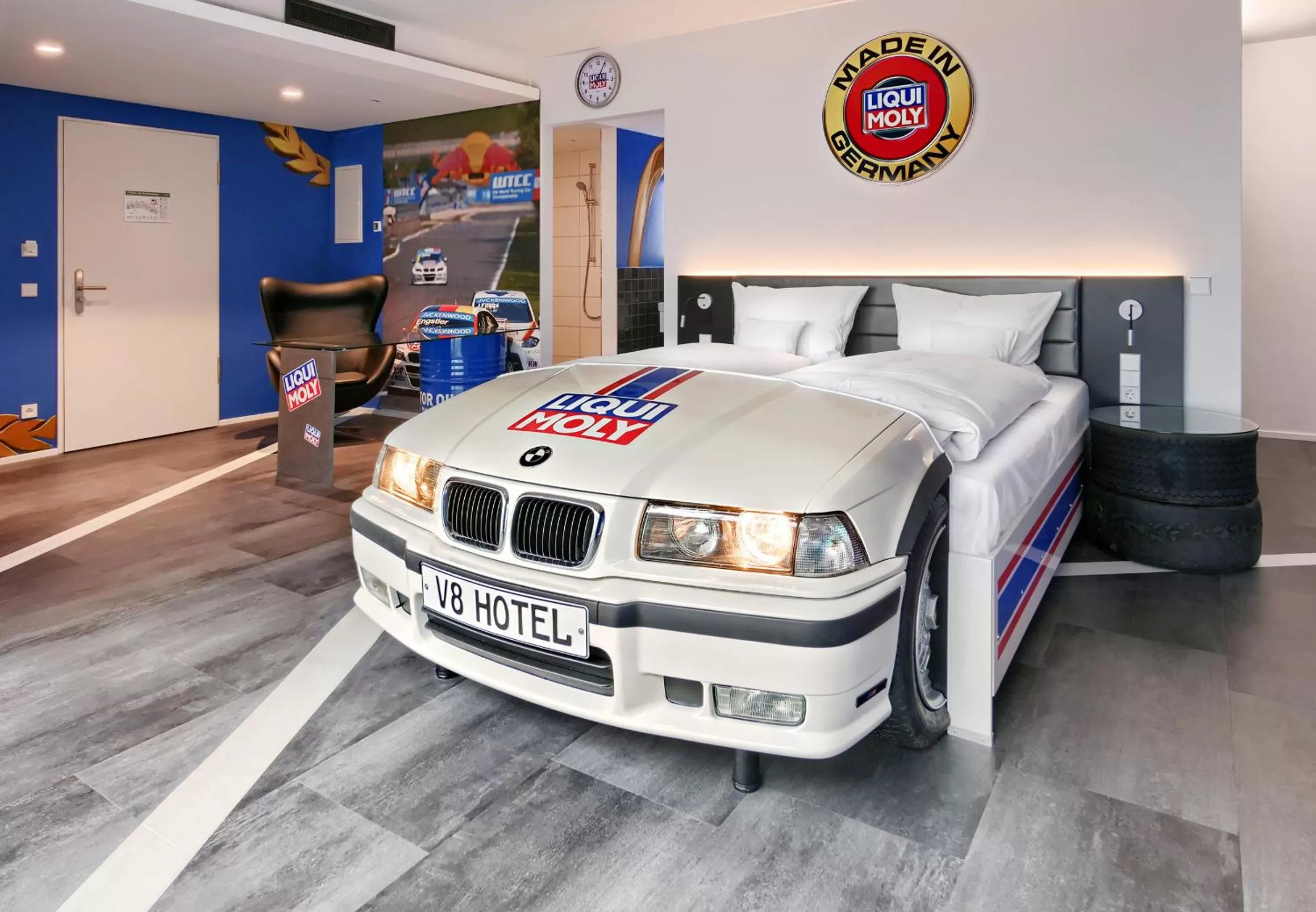 Photo of the whole room, Bed in V8 HOTEL Motorworld Region Stuttgart