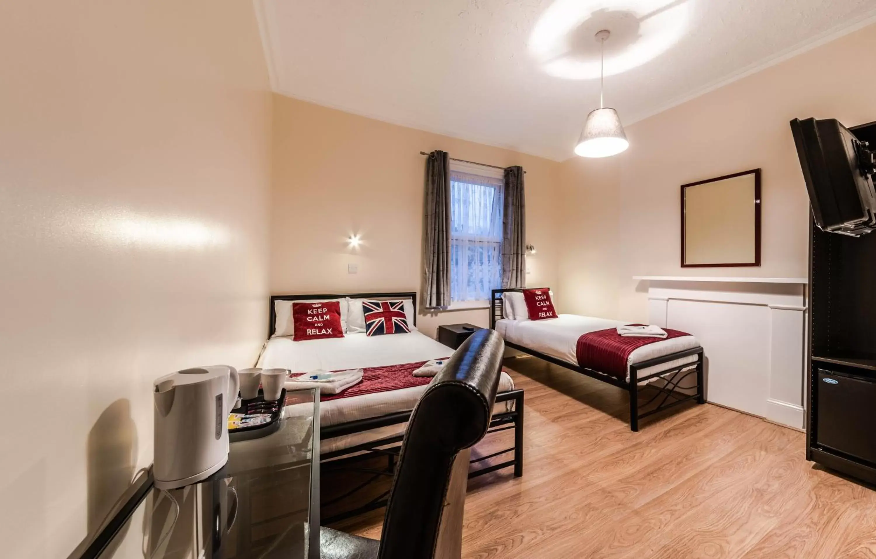 Triple Room with Private Bathroom in Hellenic Hotel by Saba Triple Room with Private Bathroom in Hellenic Hotel by Saba