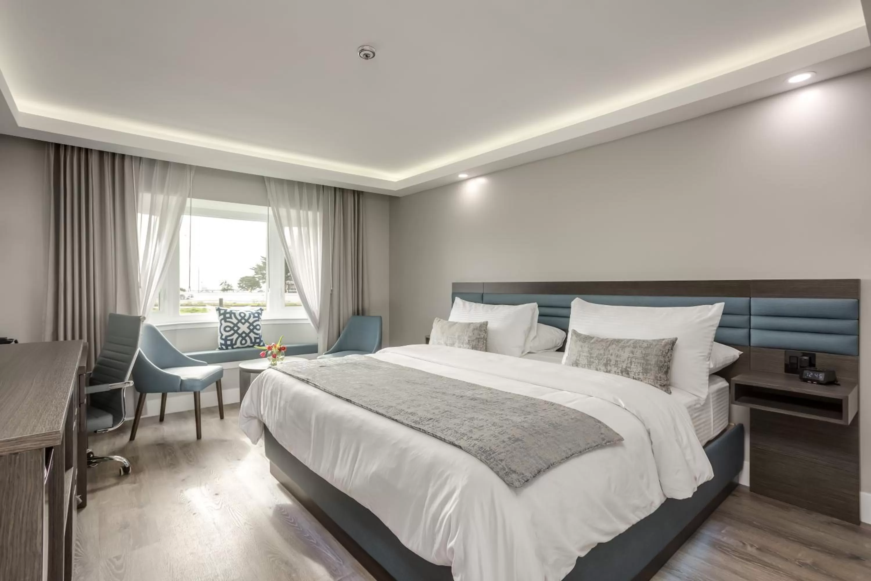 Bed in Harbor View Inn