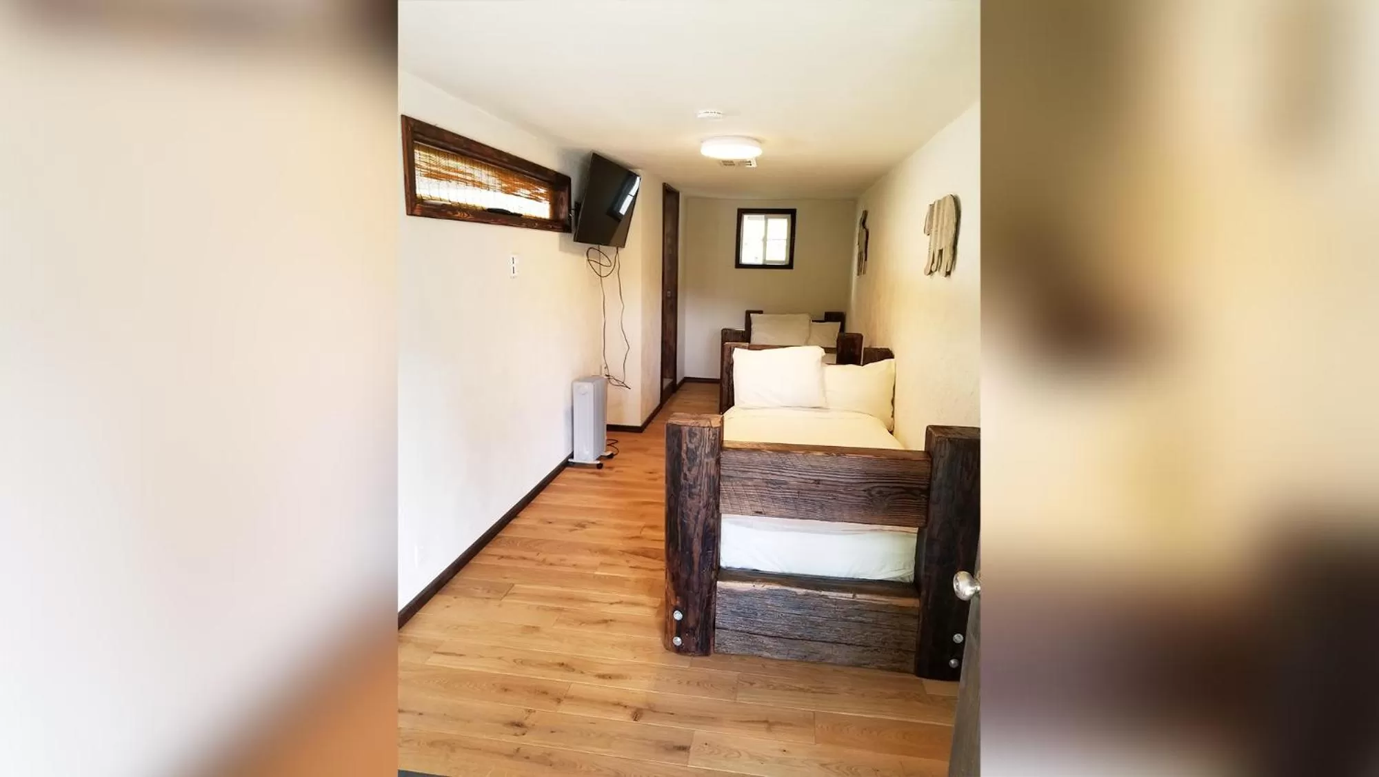 Photo of the whole room, Bed in Paradise Village