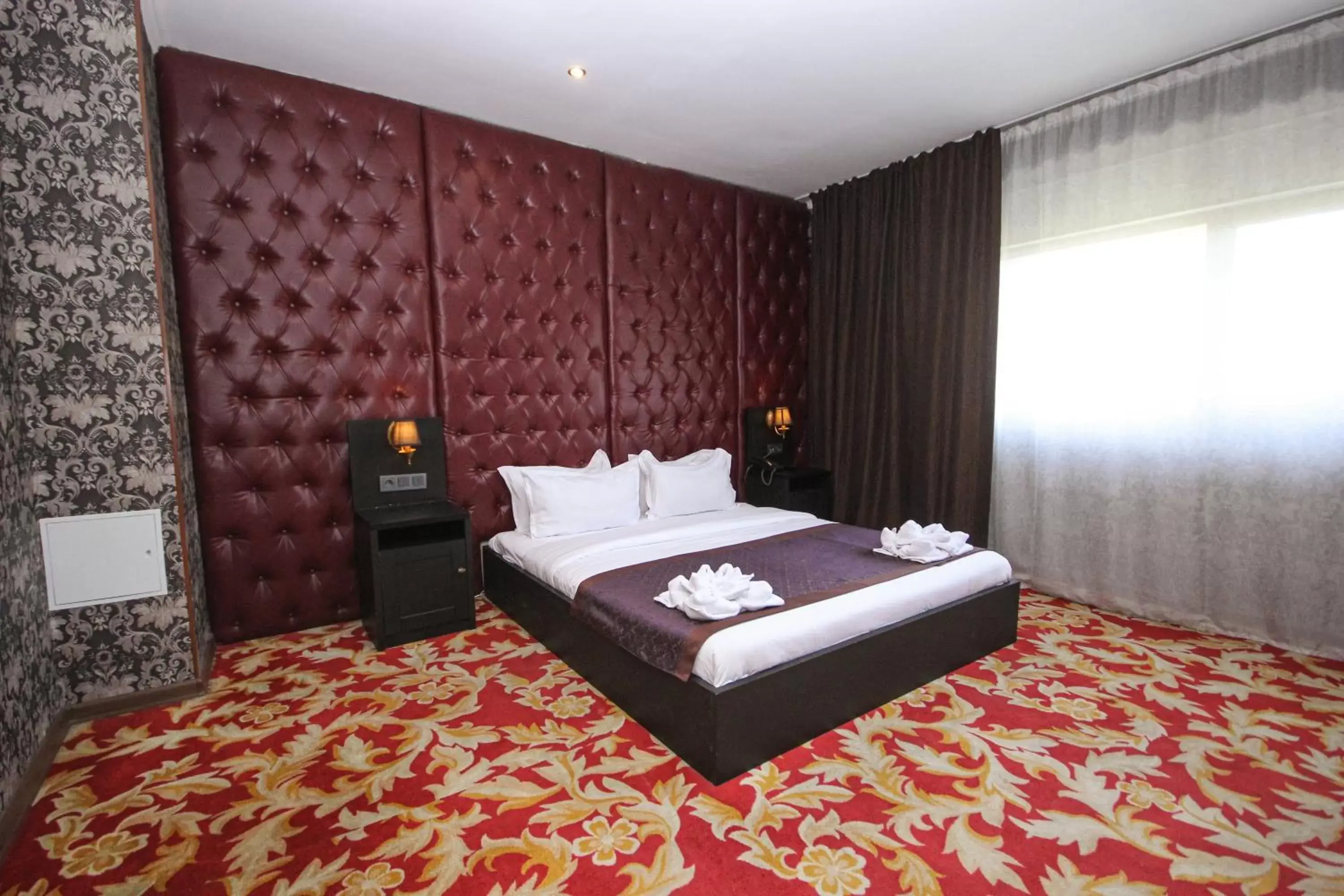 Deluxe Double Room in GRAND OPERA HOTEL Deluxe Double Room in GRAND OPERA HOTEL