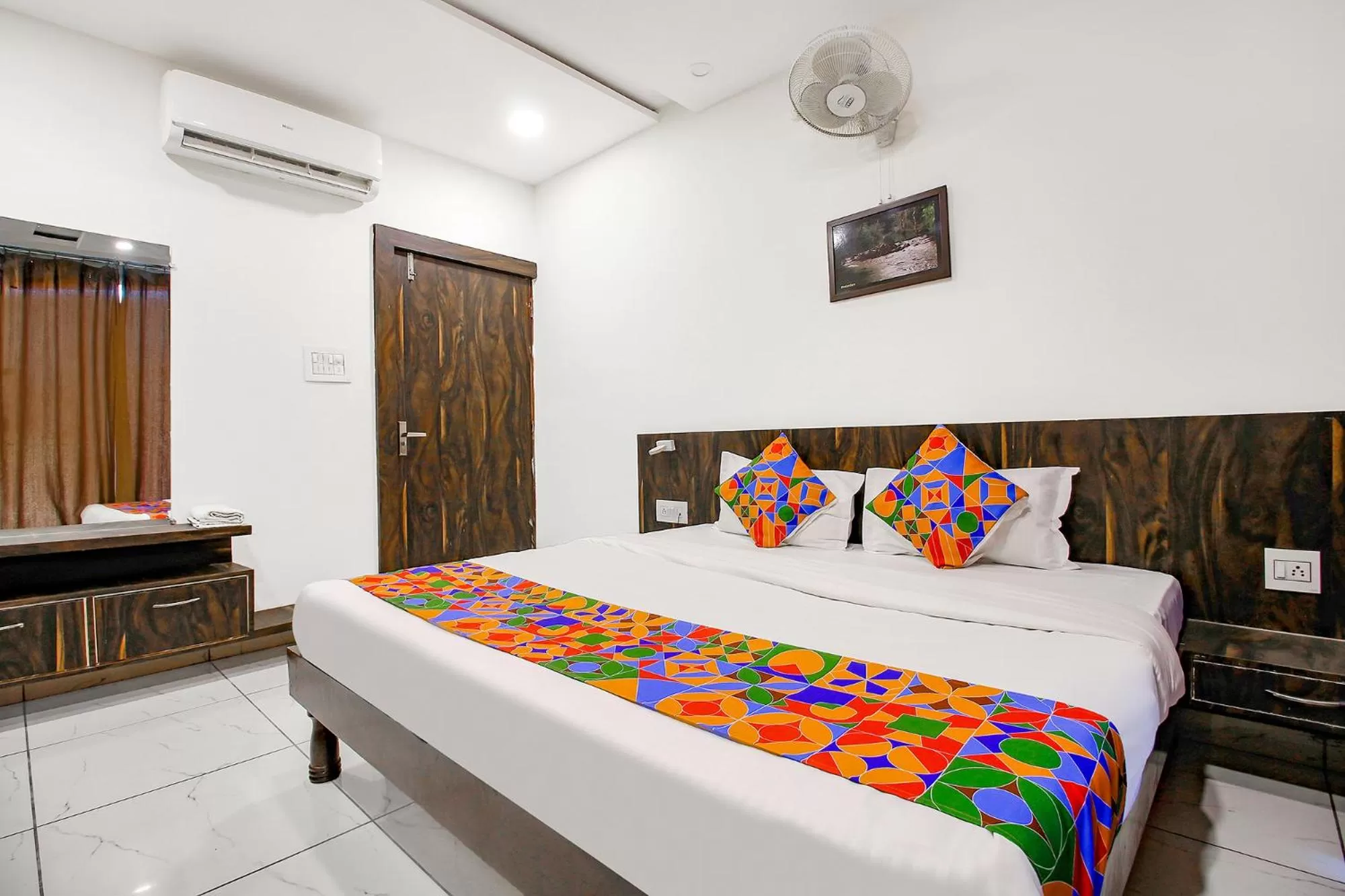 Photo of the whole room, Bed in FabHotel HTC