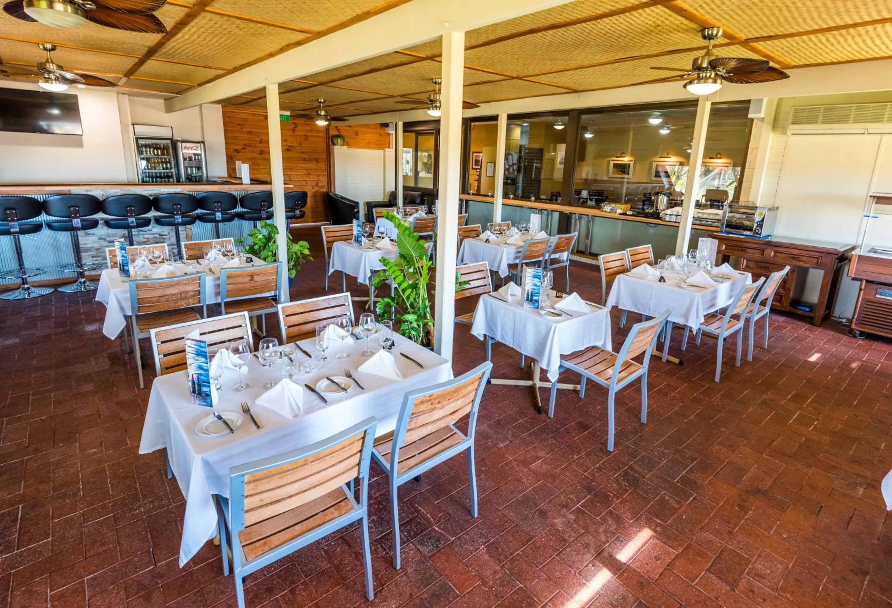 Restaurant/places to eat in Hospitality Carnarvon, SureStay Collection by Best Western