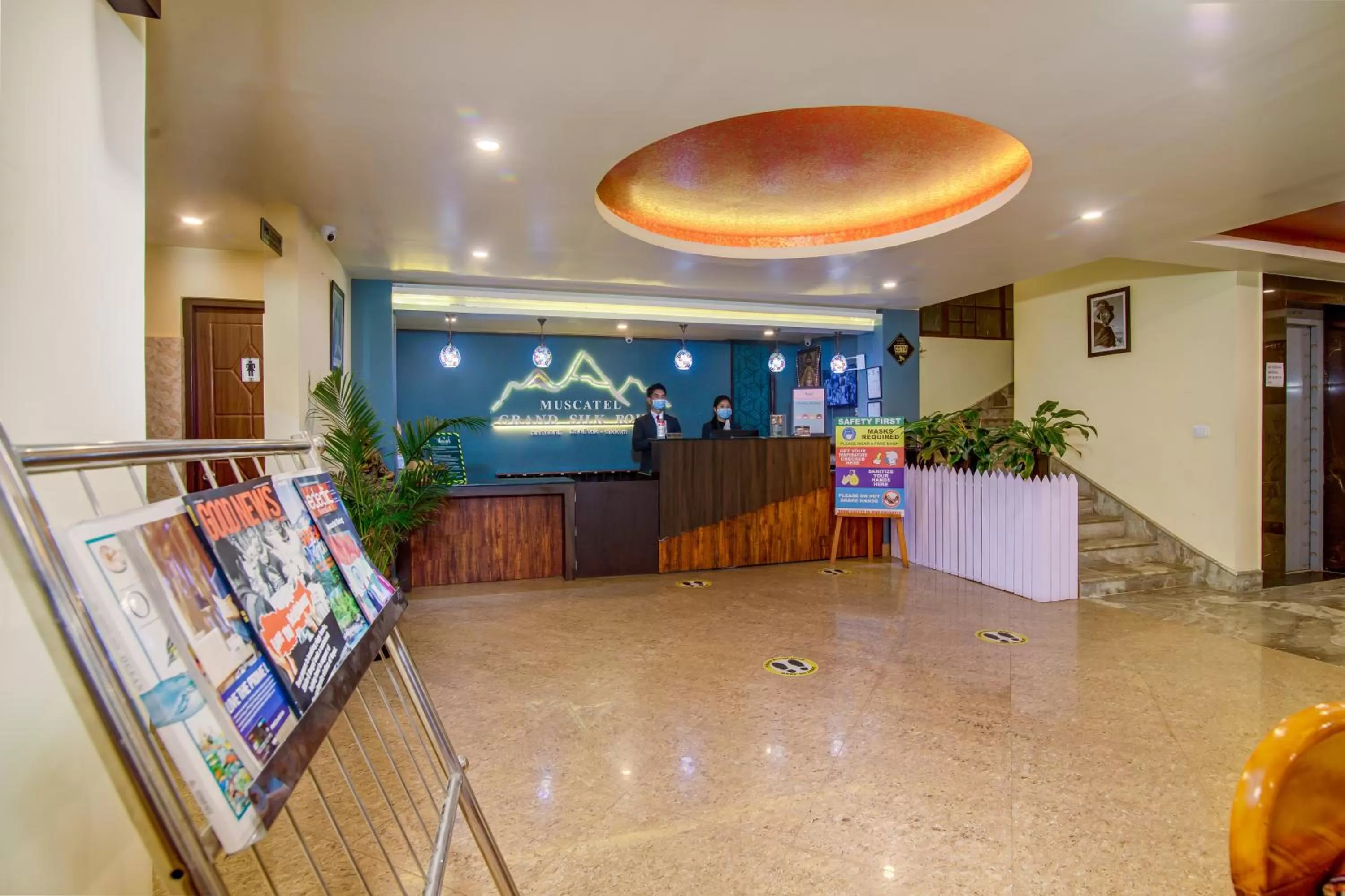 Lobby or reception in Muscatel Grand Silkroute - 300 Mts from MG Marg