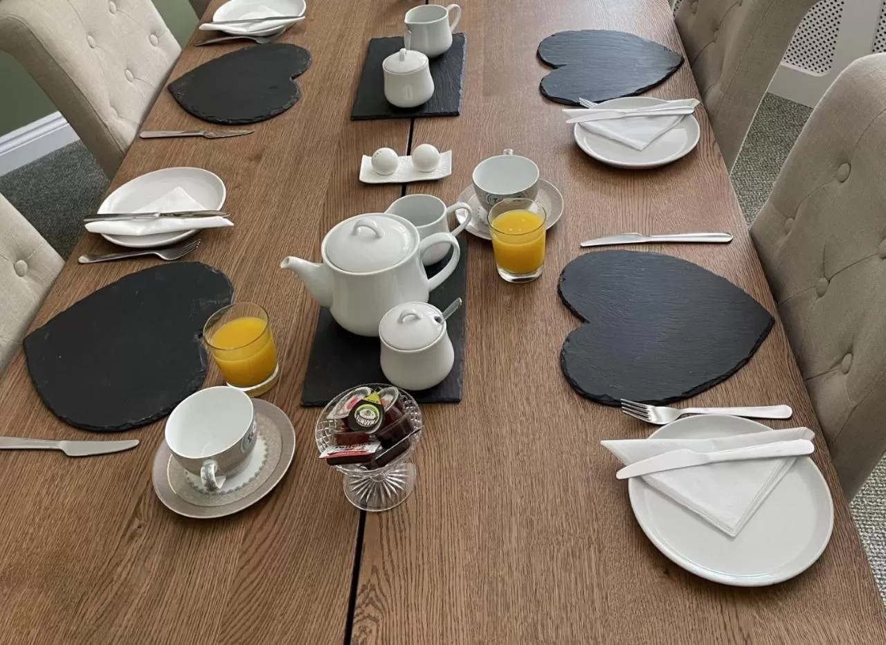 Breakfast, Restaurant/Places to Eat in Woodland House B & B