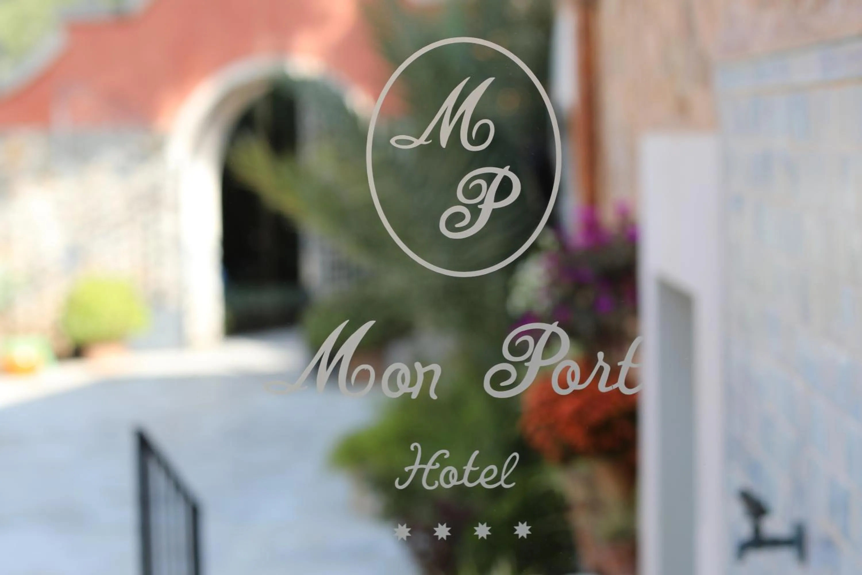 Logo/Certificate/Sign in Mon Port Hotel & Spa