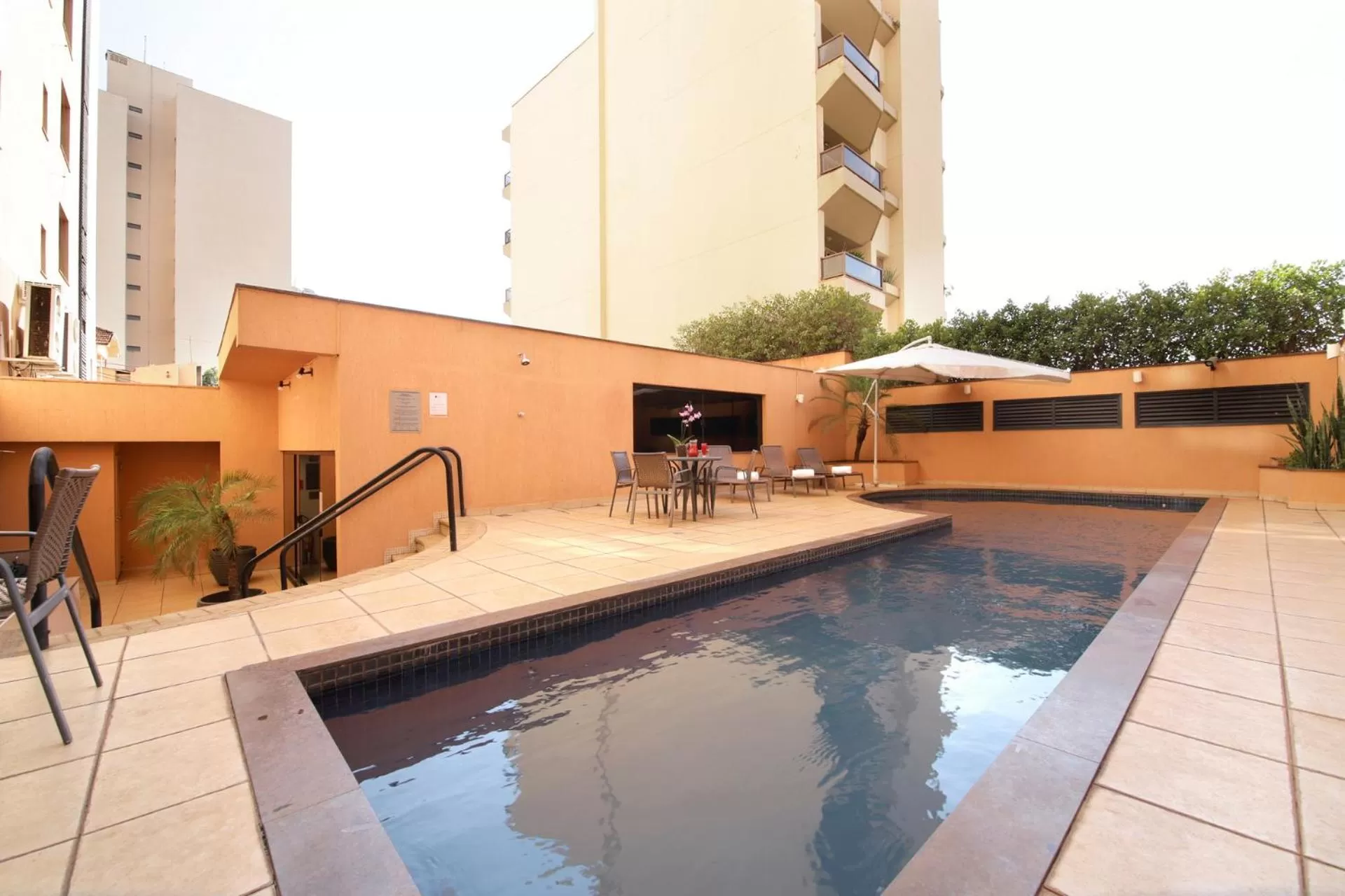 Swimming pool in Nobile Inn Executive Ribeirao Preto