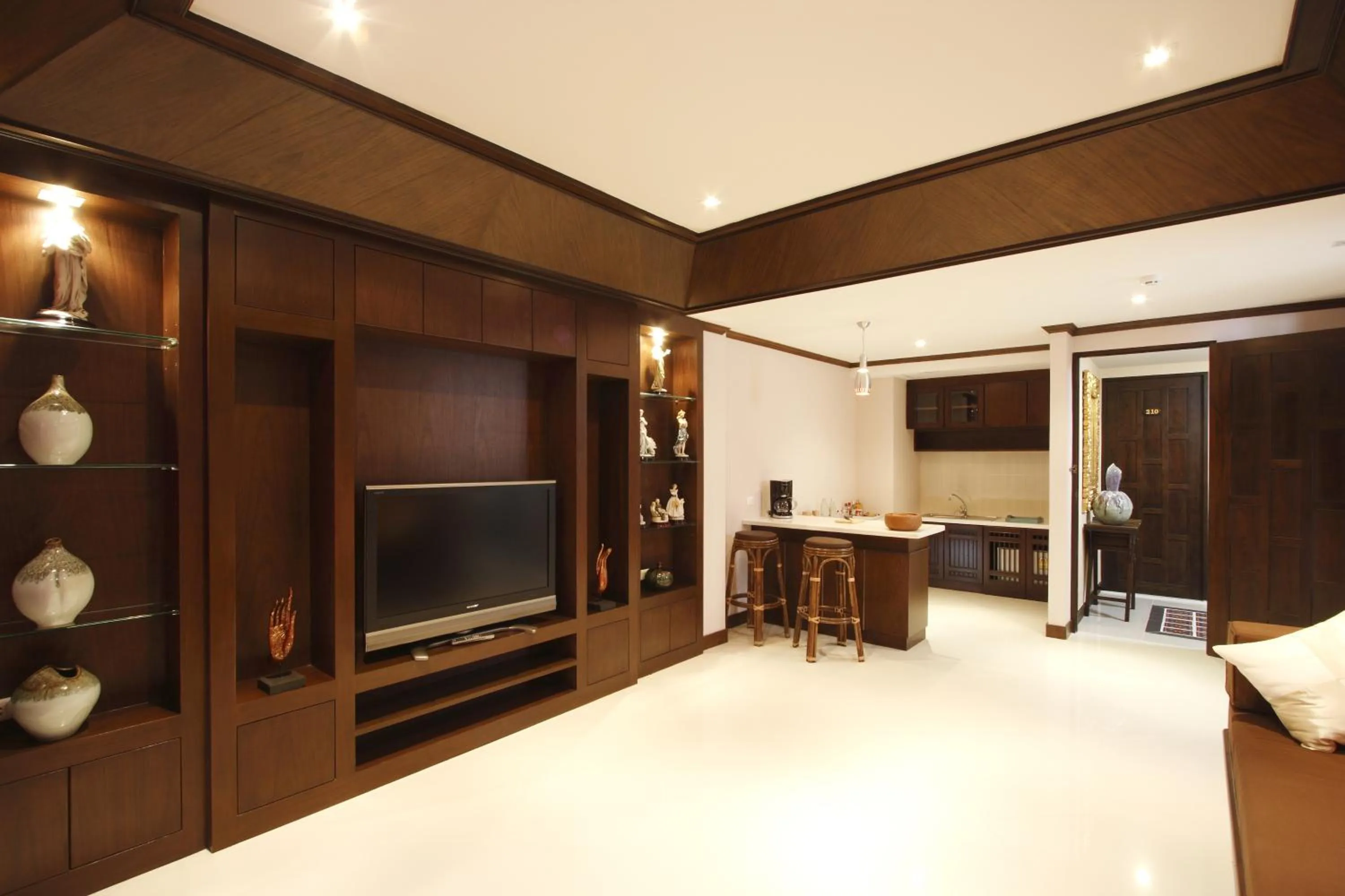 Living room in Rayaburi Hotel, Patong