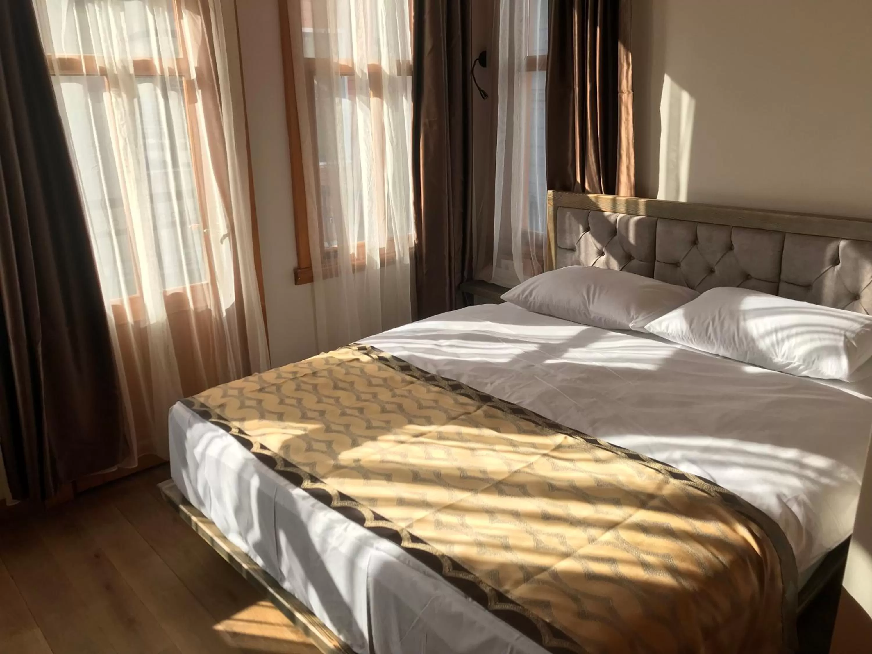 Bed in Green Mansion