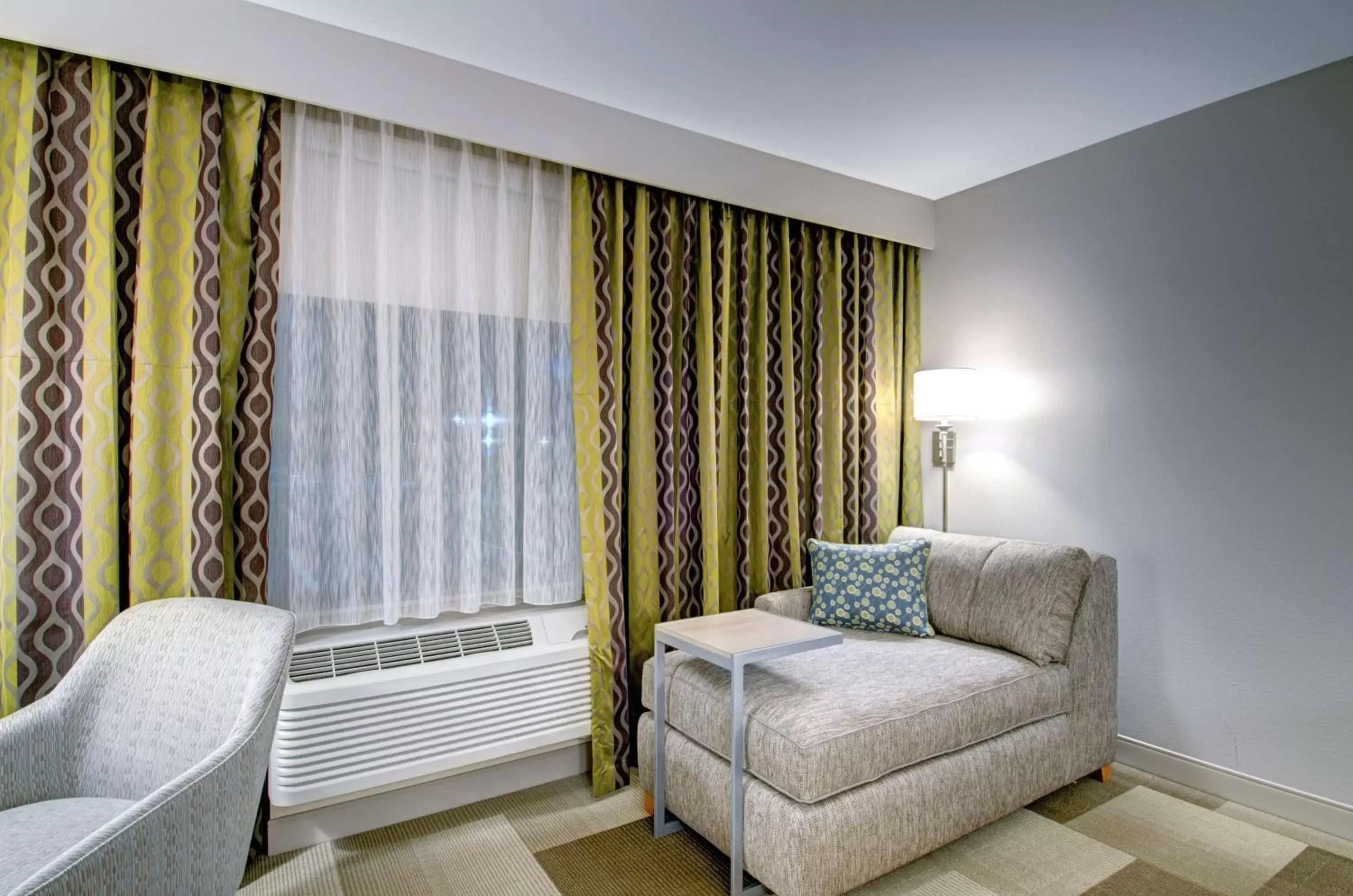 King Standard Room in Hampton Inn Boston - Westborough King Standard Room in Hampton Inn Boston - Westborough