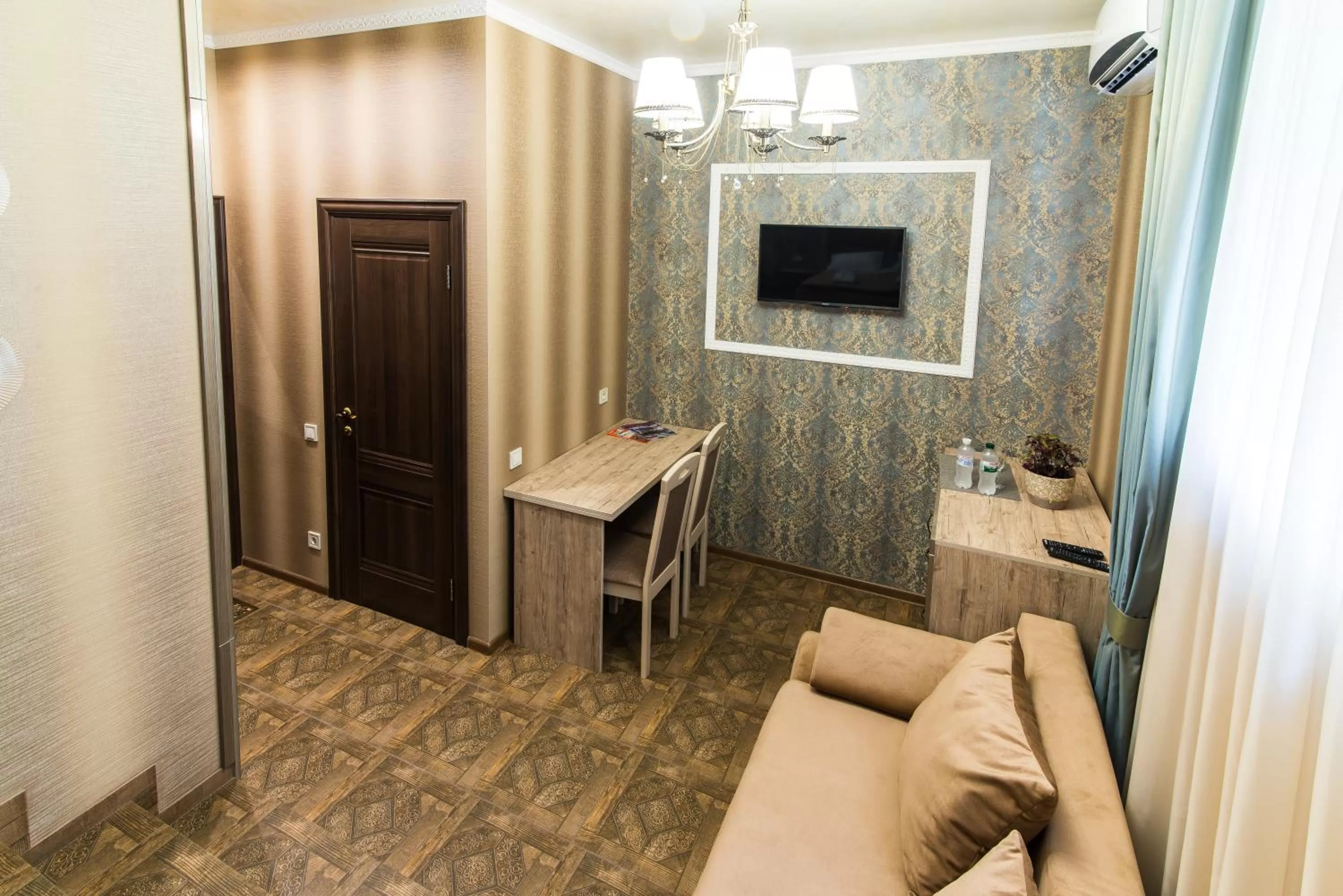 TV and multimedia in L.O.Y Family Hotel