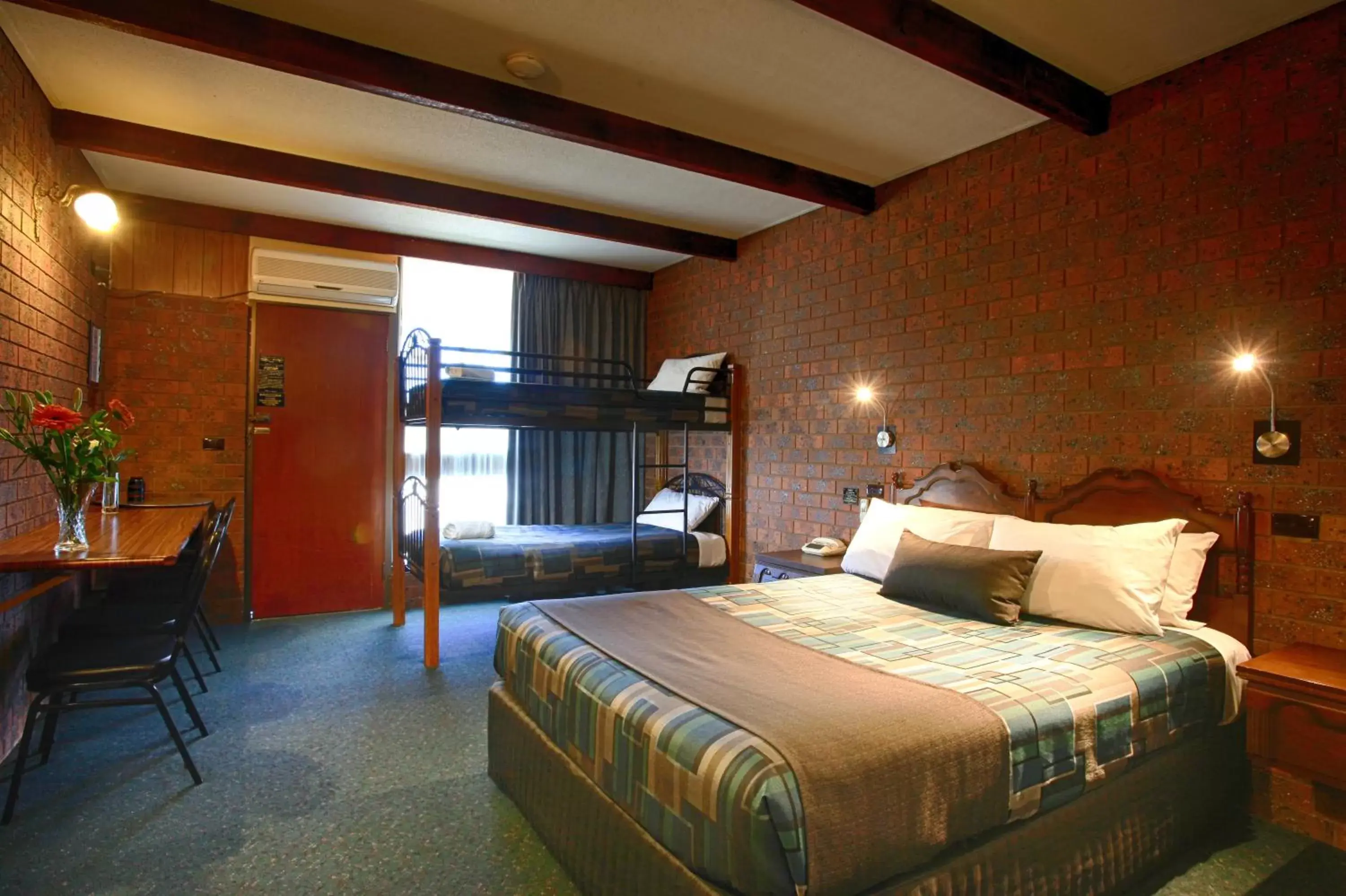 Family Room in Belltower Motor Inn Family Room in Belltower Motor Inn