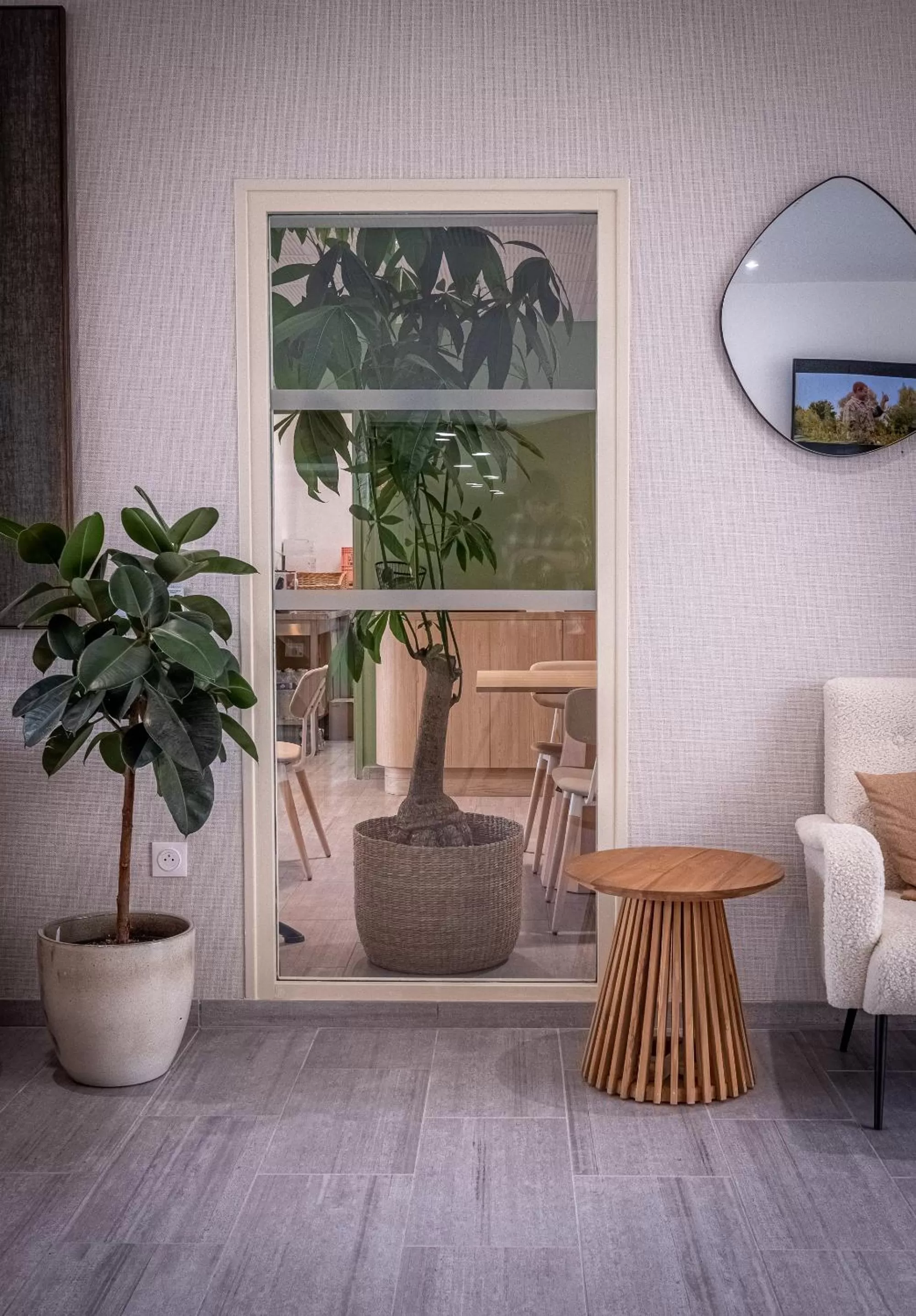 Decorative detail in Hôtel Amiens Sud