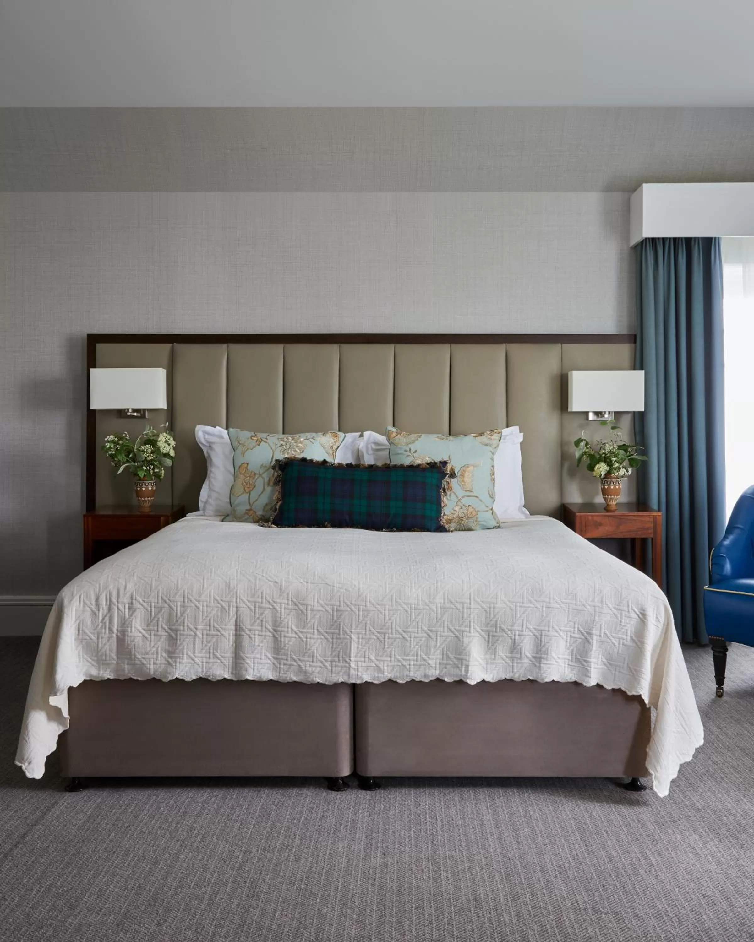 Photo of the whole room, Bed in Marine Troon