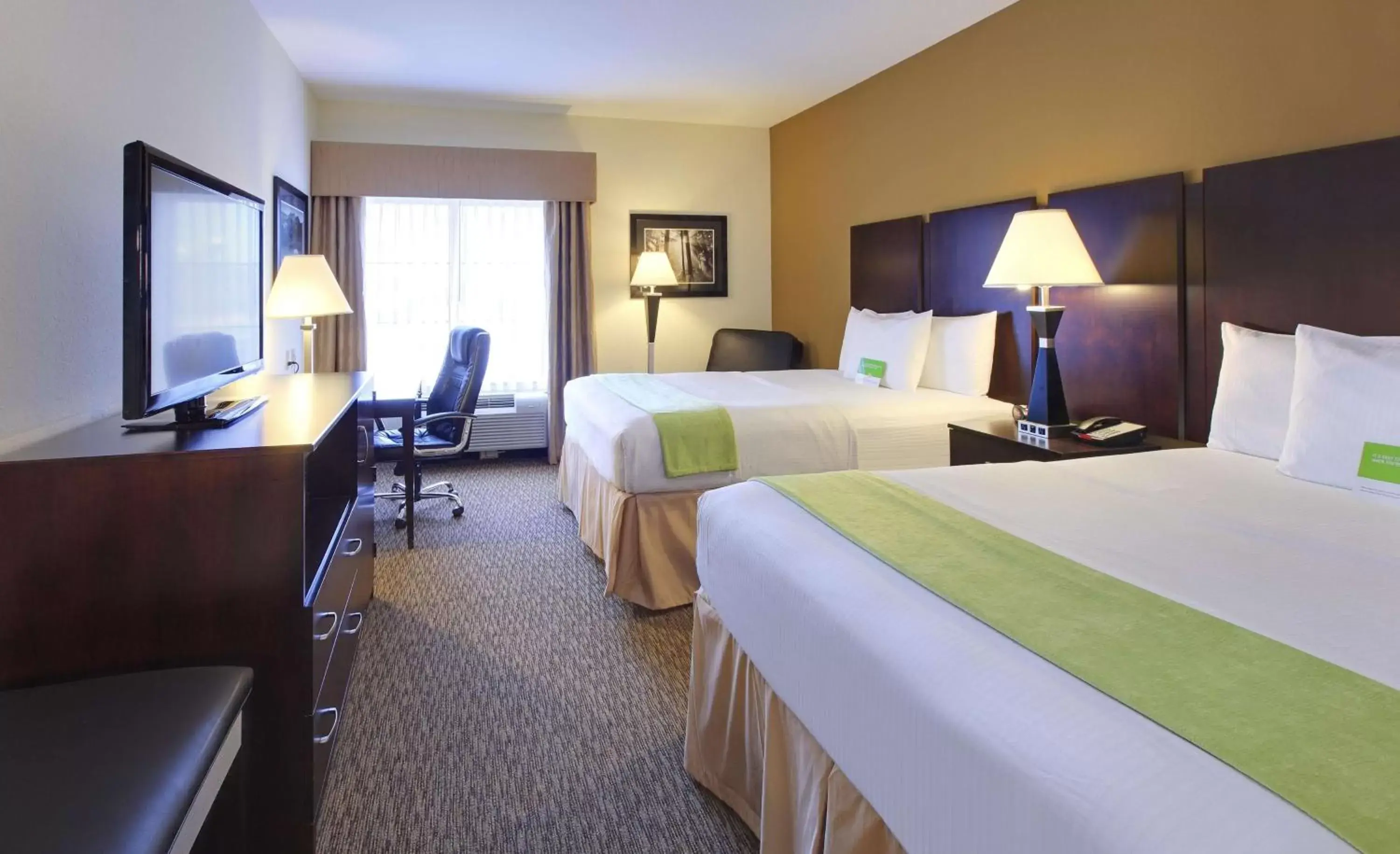 Deluxe Queen Room with Two Queen Beds in La Quinta by Wyndham Memphis Wolfchase Deluxe Queen Room with Two Queen Beds in La Quinta by Wyndham Memphis Wolfchase