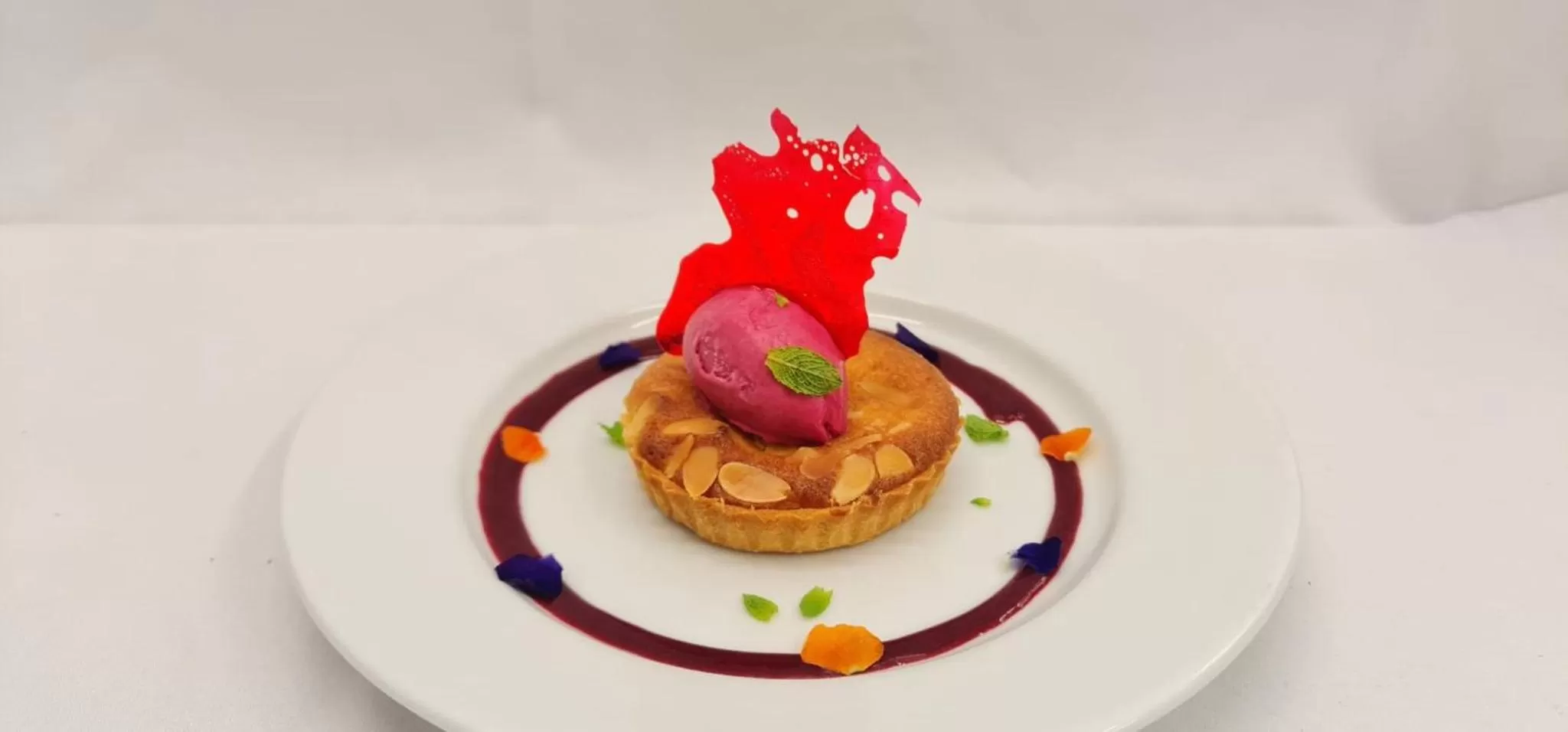 Restaurant/places to eat in Crowne Plaza Marlow by IHG