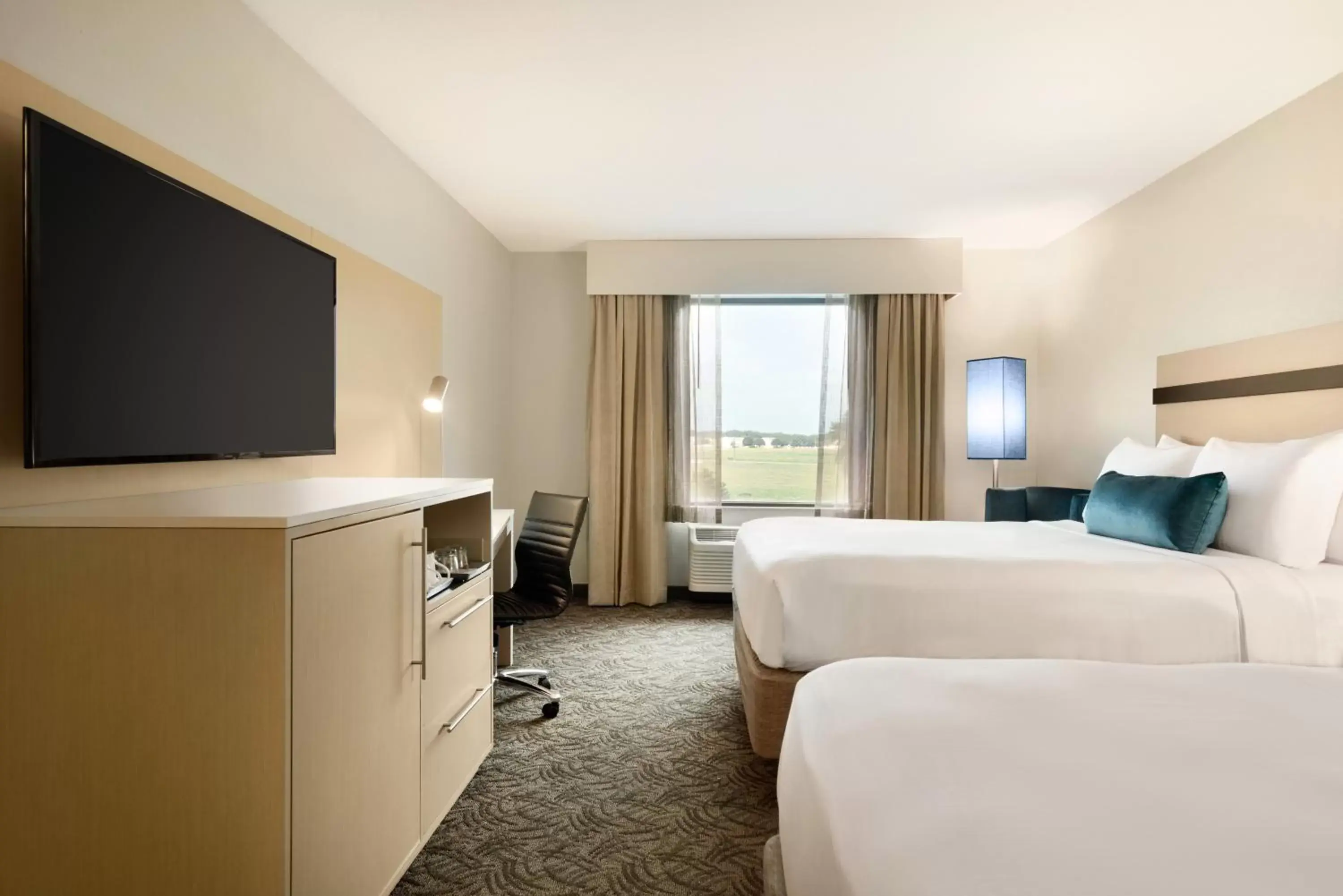 Standard Queen Room with Two Queen Beds in Holiday Inn - Bloomington - Normal by IHG Standard Queen Room with Two Queen Beds in Holiday Inn - Bloomington - Normal by IHG