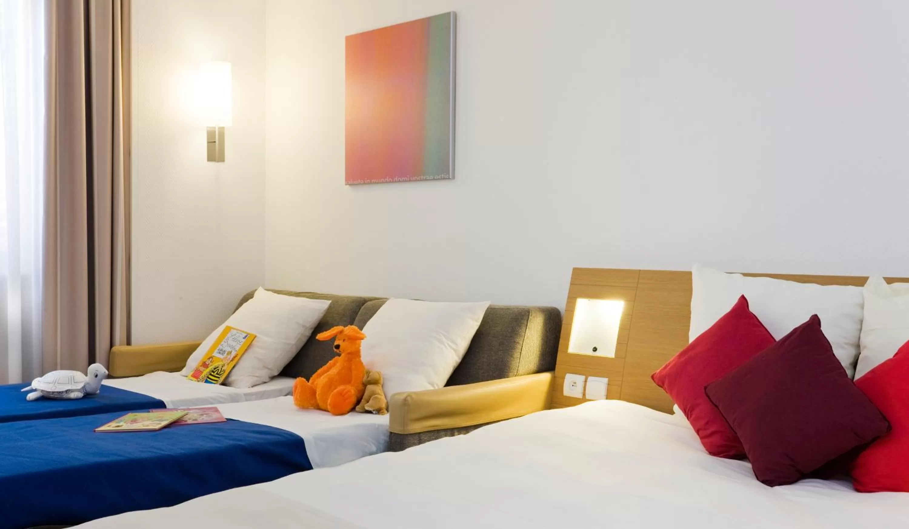 Bed in Novotel Paris La Defense Esplanade