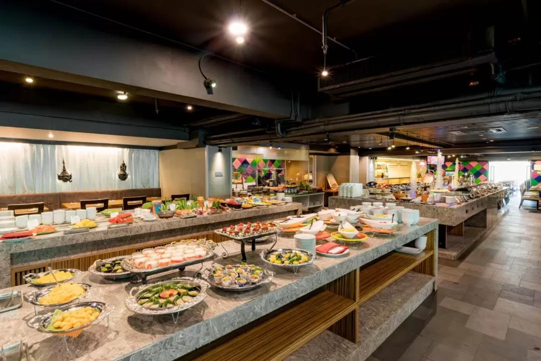 Restaurant/places to eat in Furama Silom Hotel