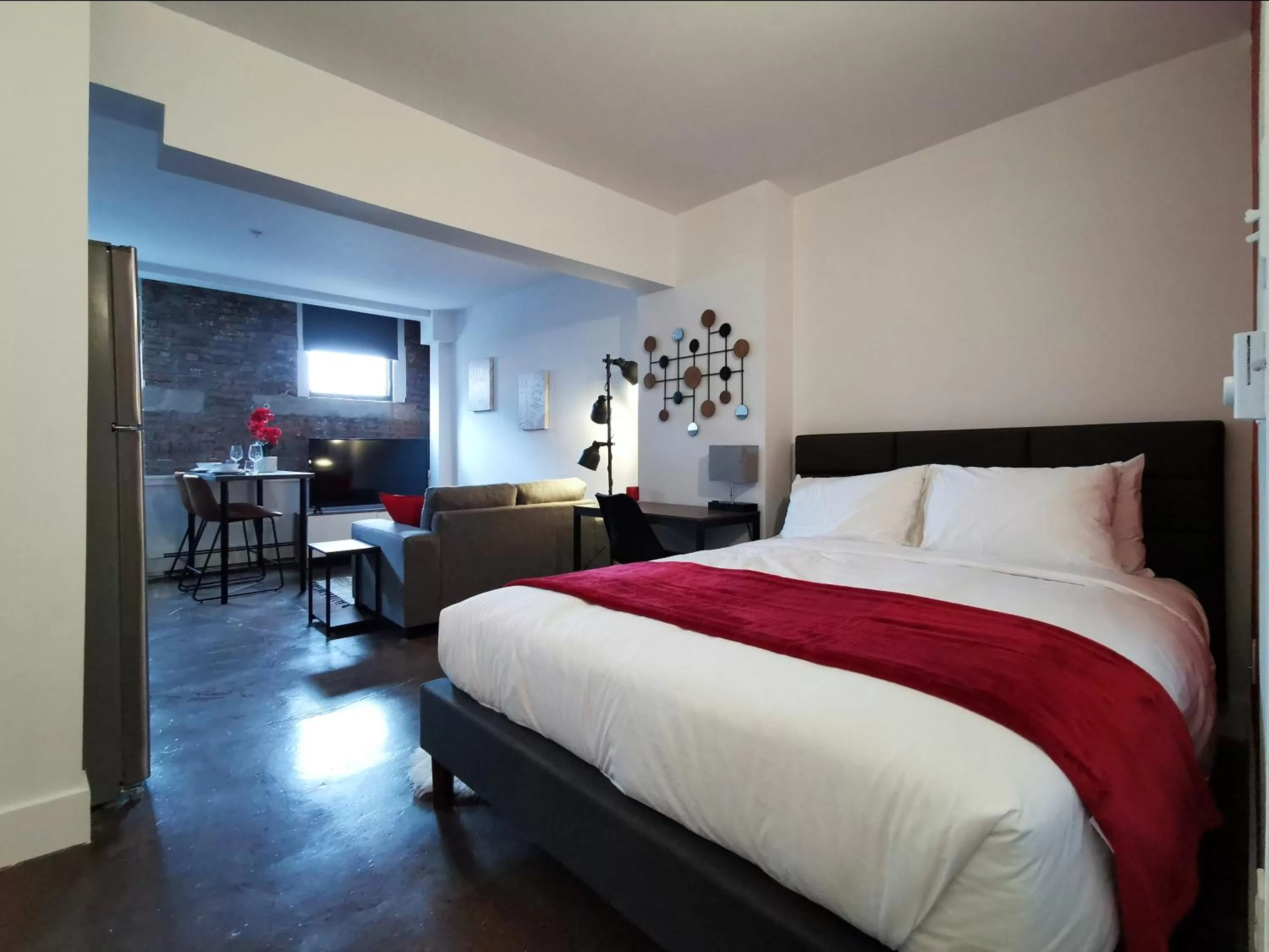 Bed in Cameo Hotel and Suites