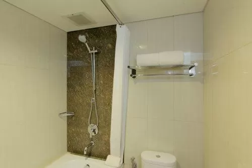 Shower in The New Atrium Hotel Yogyakarta
