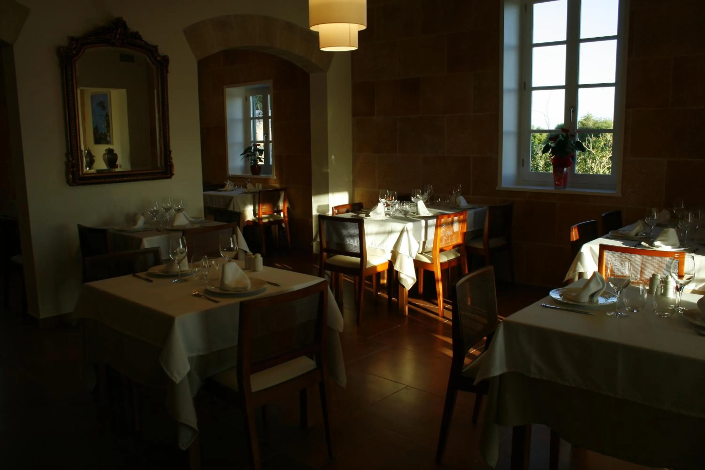 Restaurant/places to eat in Hotel Rural Binigaus Vell