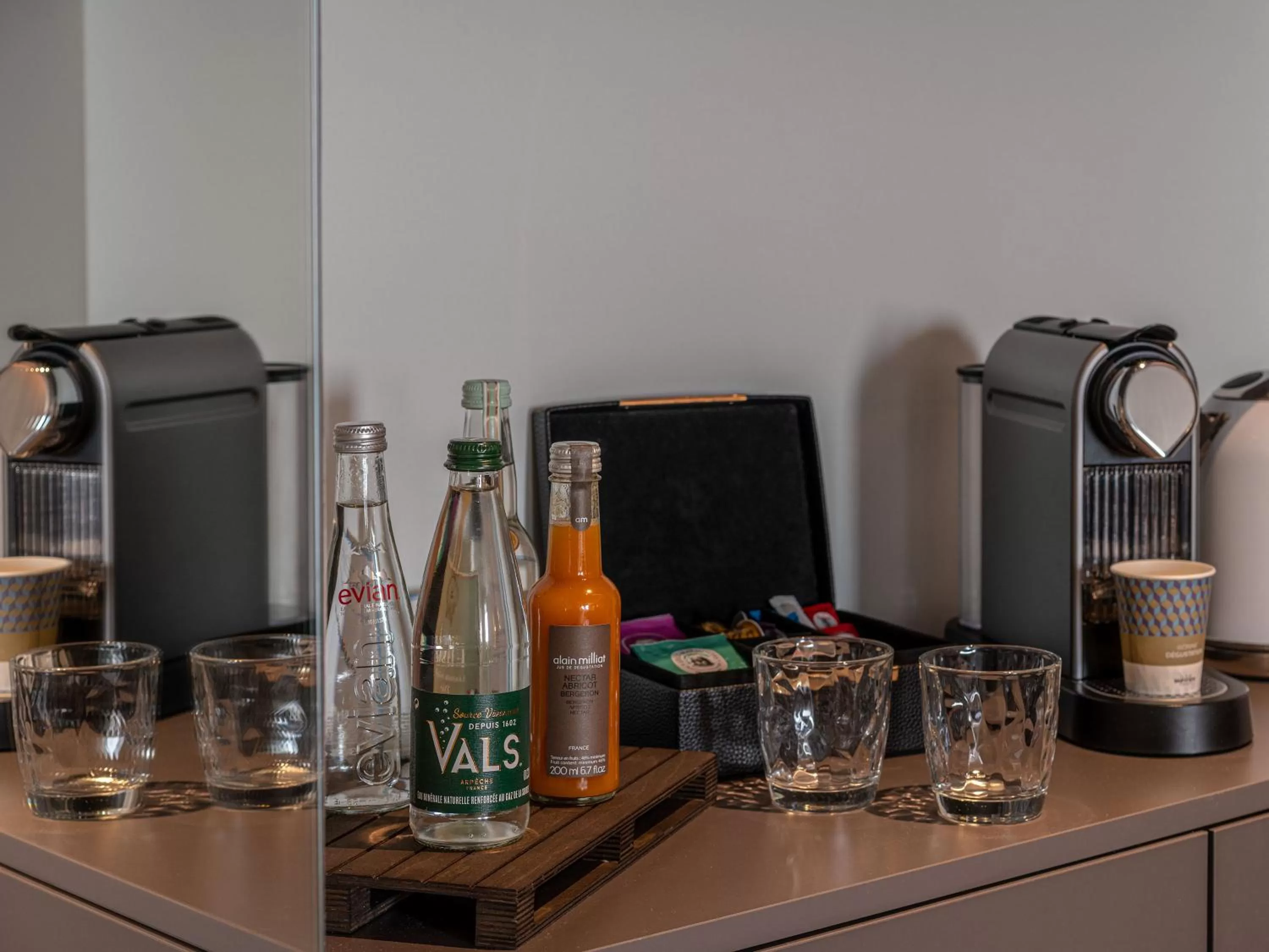 Coffee/tea facilities in Mercure Valence