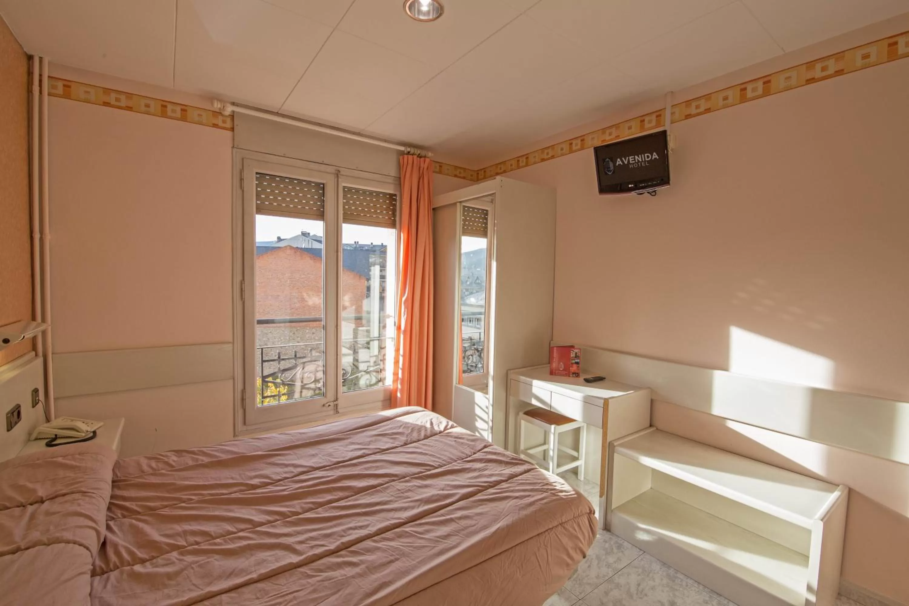 Bed in Hotel Avenida