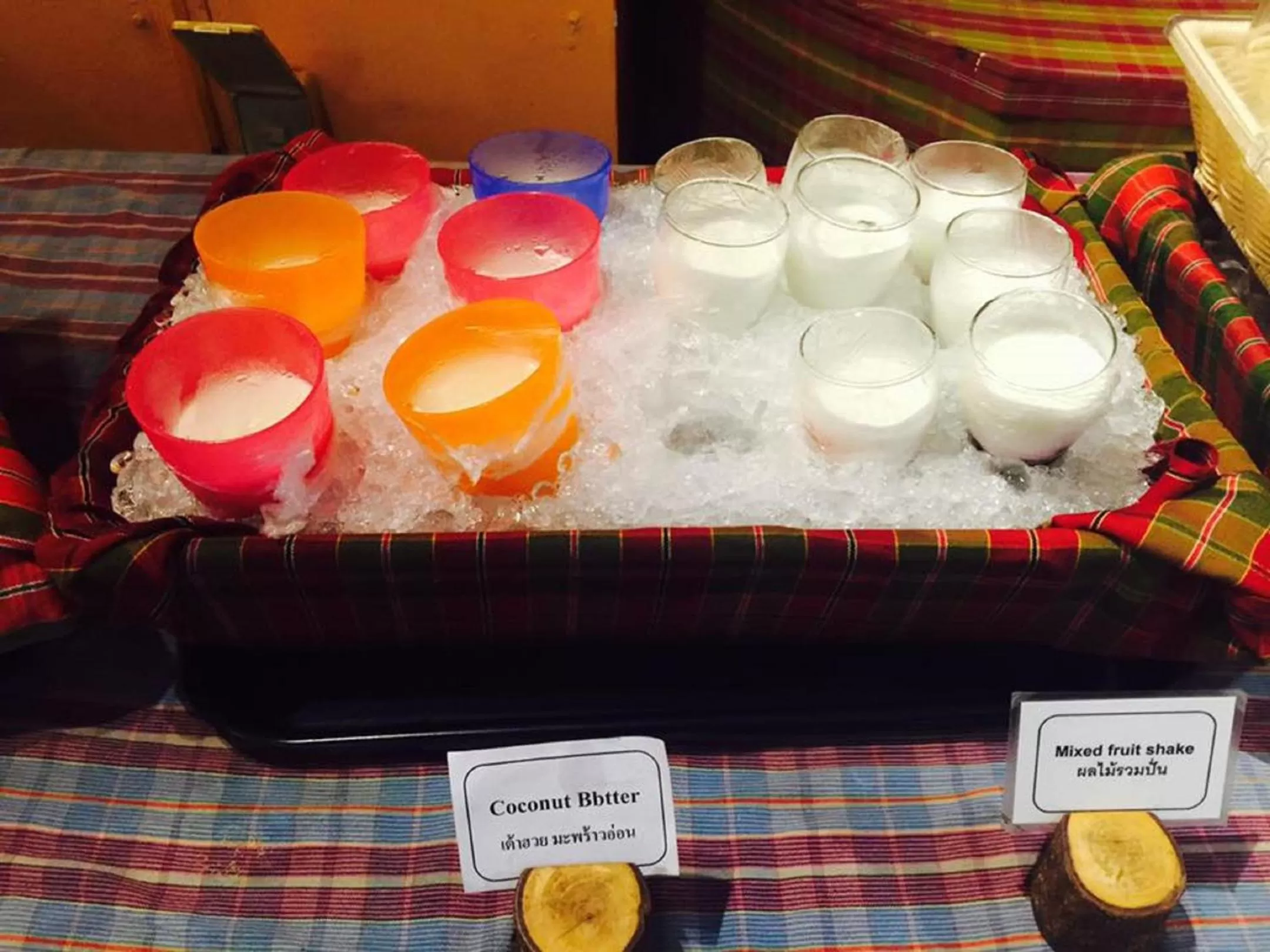 Food and drinks in Birds and Bees Resort