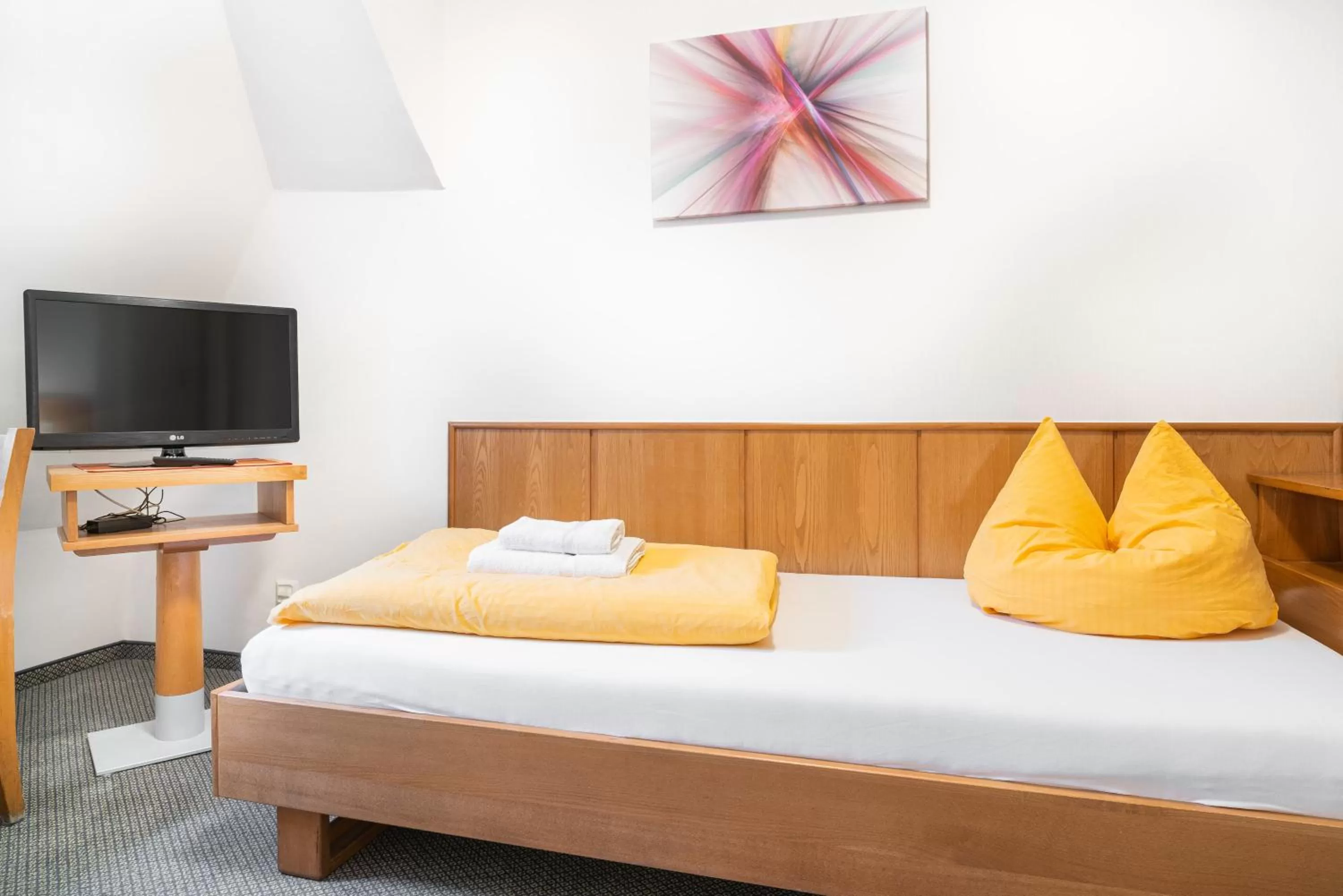 Photo of the whole room, Bed in Brauhaus Gummersbach GmbH