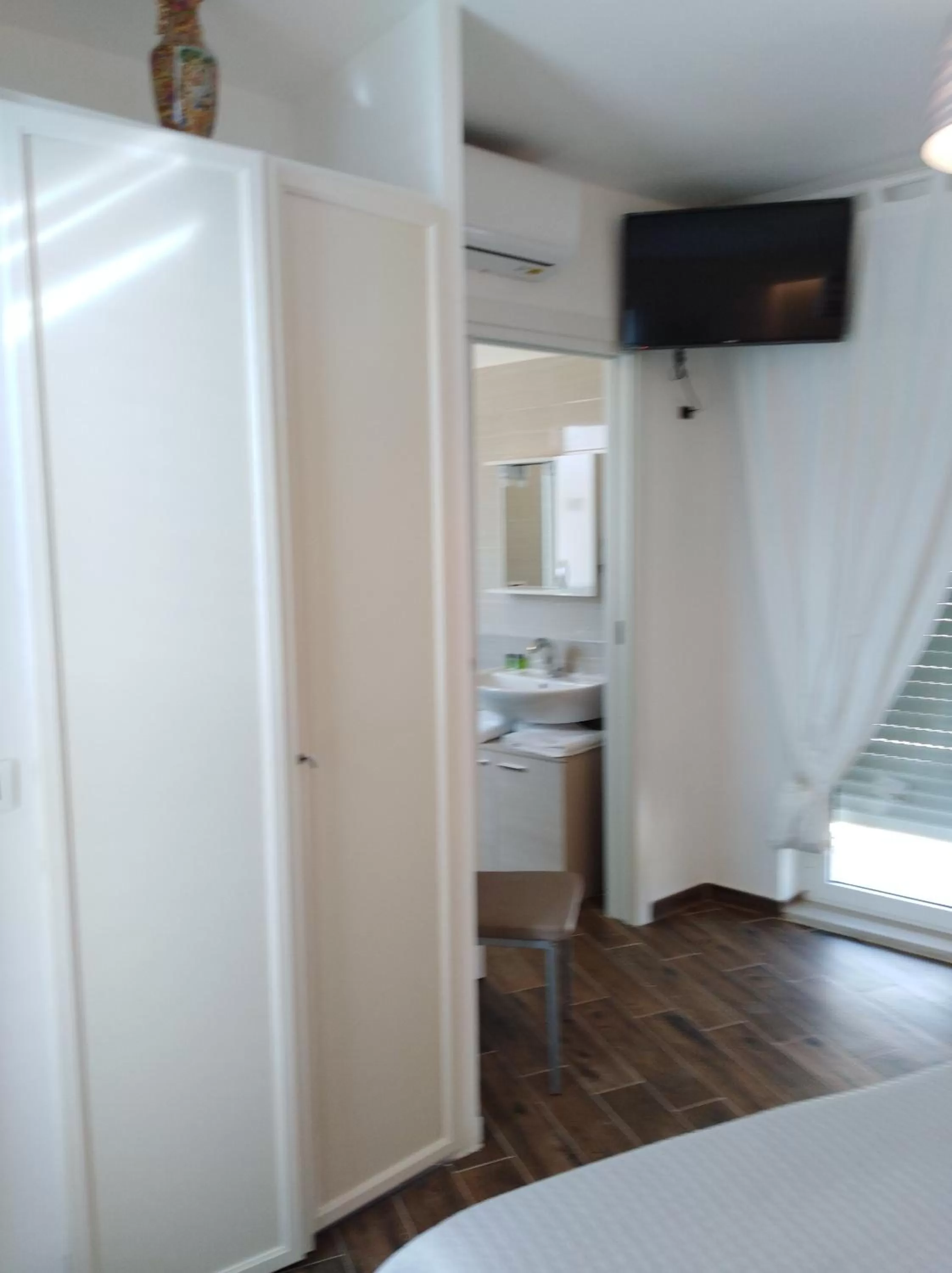 Photo of the whole room, Bed in DomuS al Corso B&B