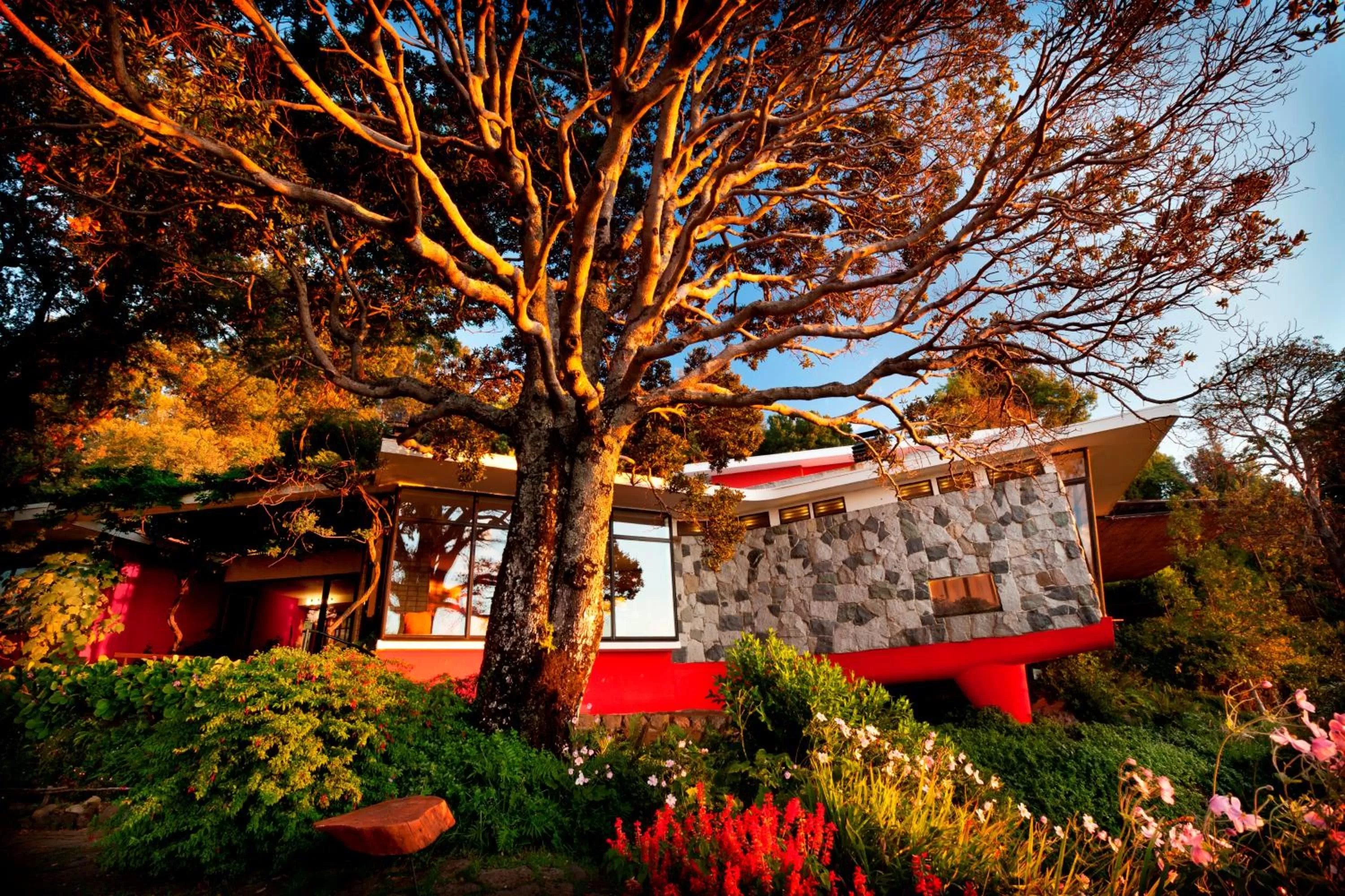 Facade/entrance, Property Building in Hotel Antumalal