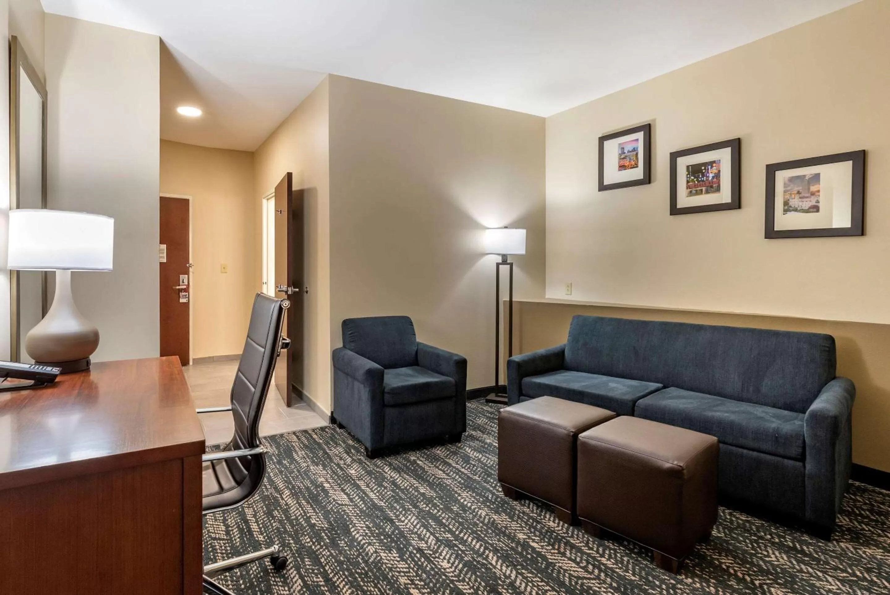 Photo of the whole room in Comfort Suites West Memphis I-40 I-55