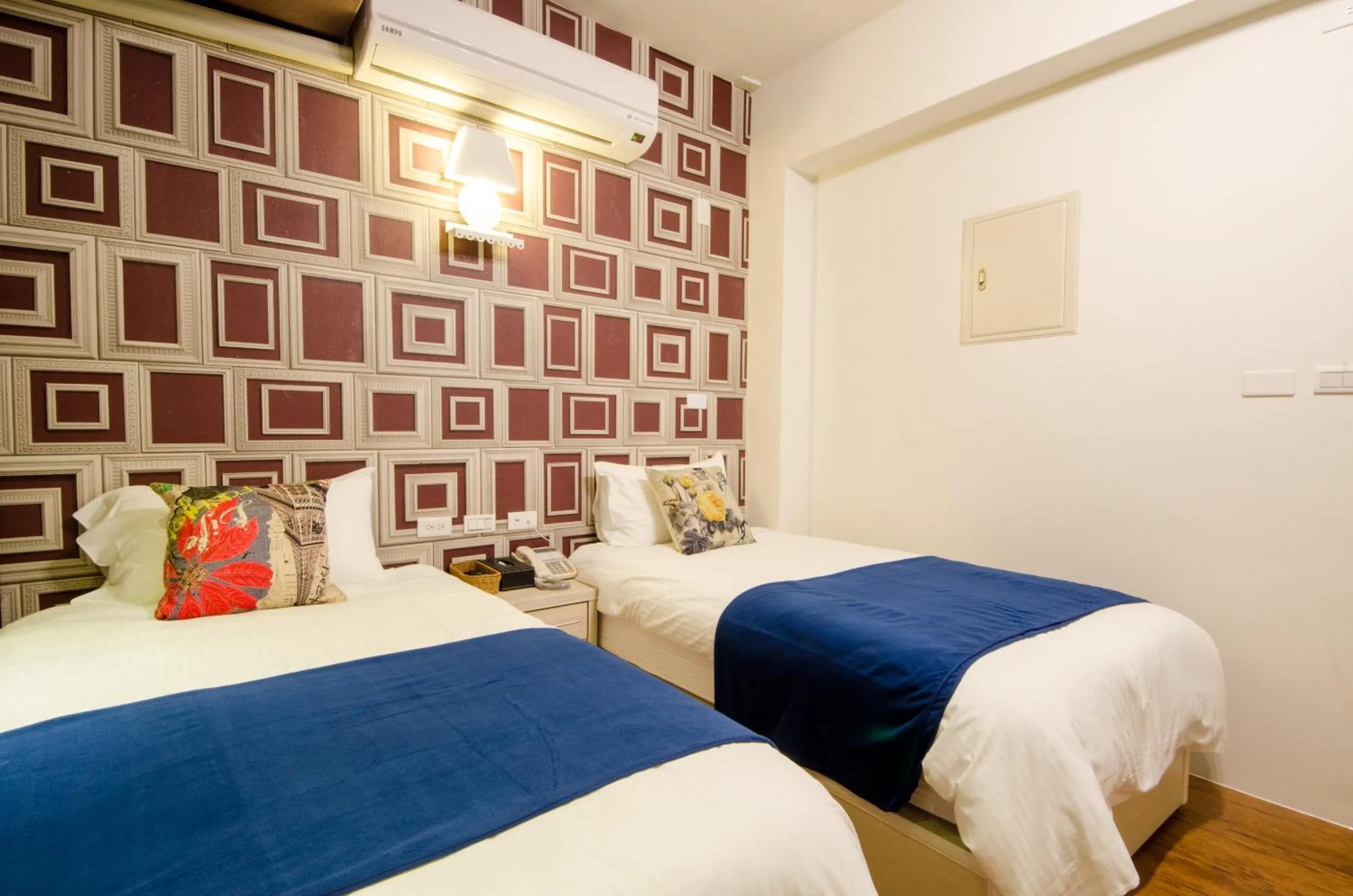 bunk bed, Bed in Successful 168 B&B