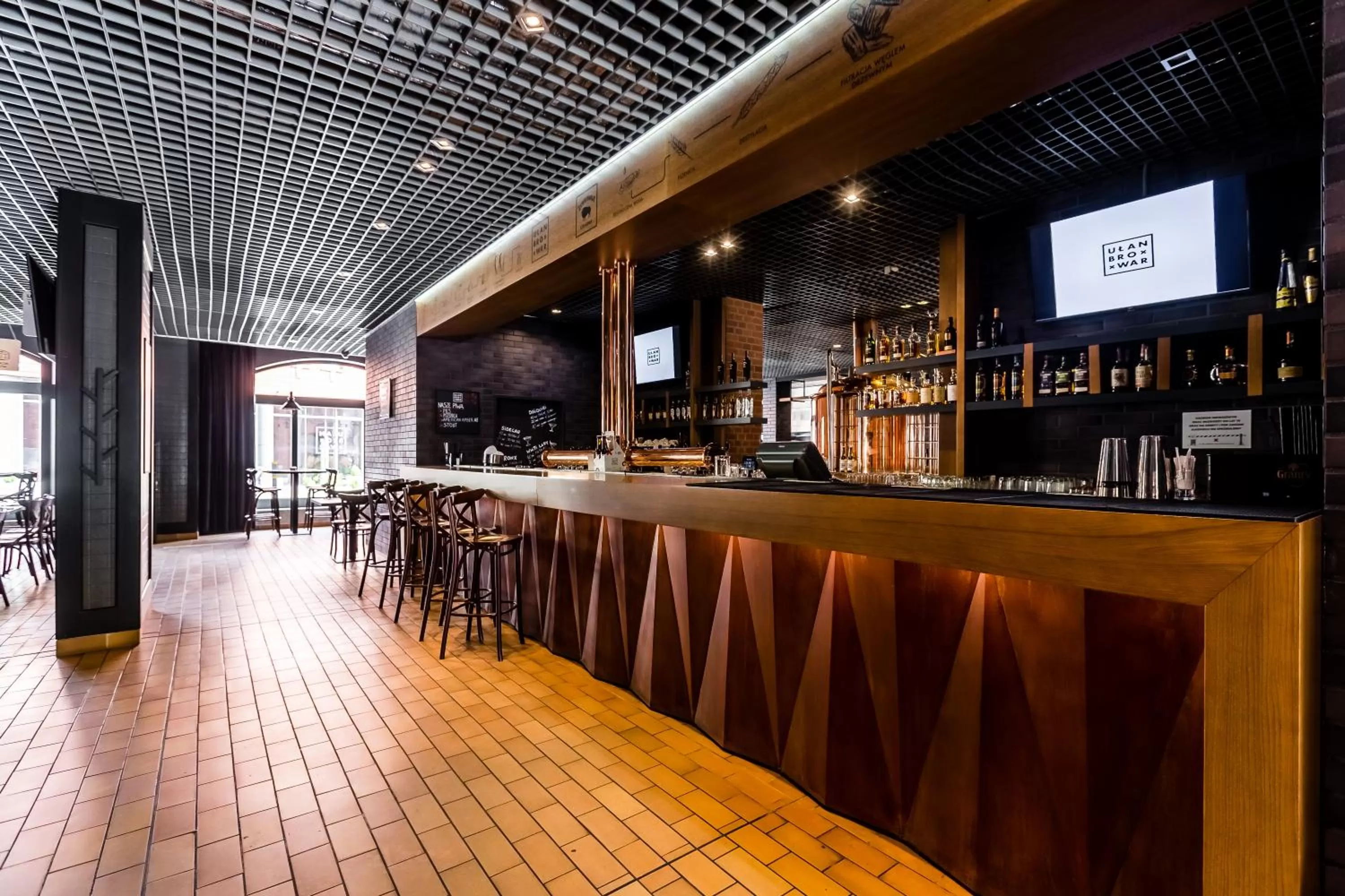 Restaurant/places to eat in City Park Hotel & Residence