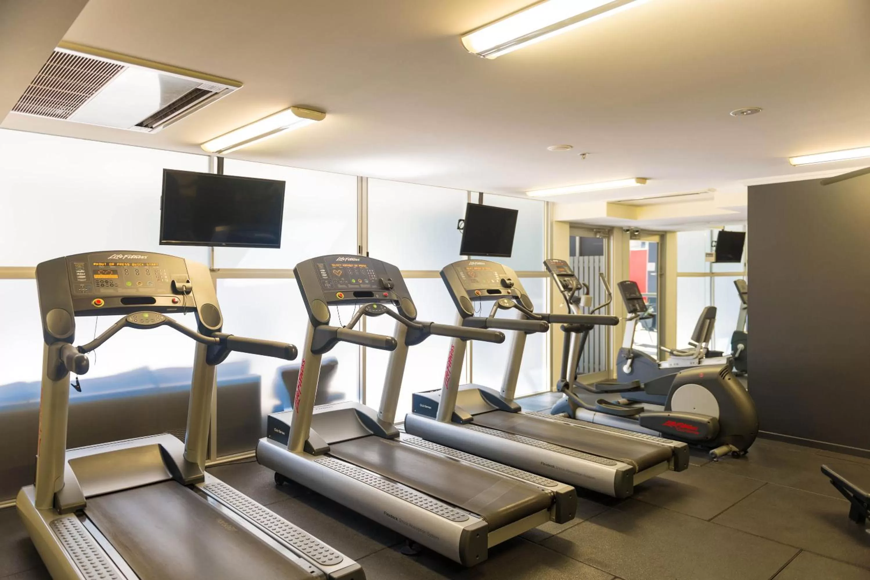 Fitness centre/facilities in Mantra on Mary