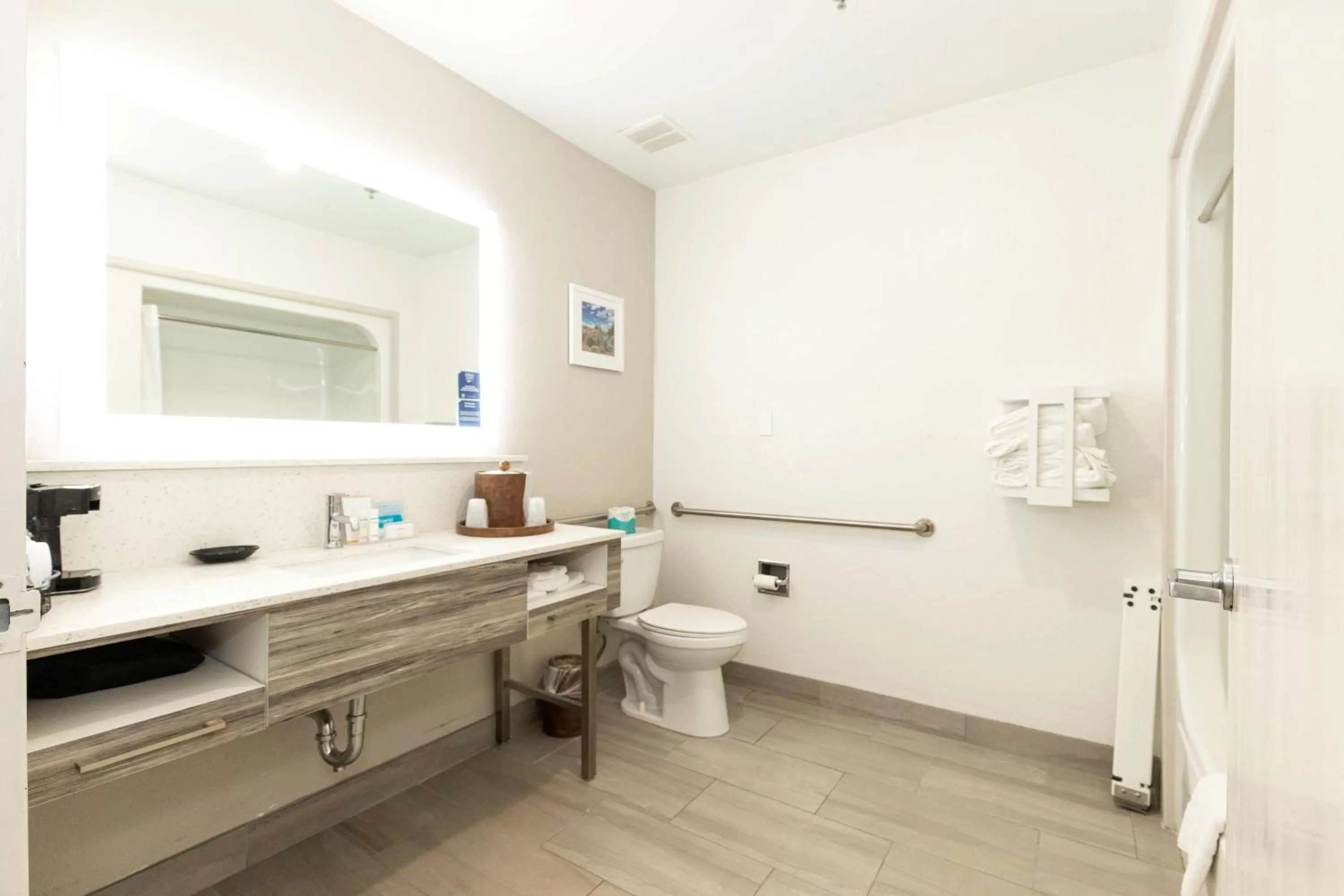 Bathroom in Hampton Inn Kerrville